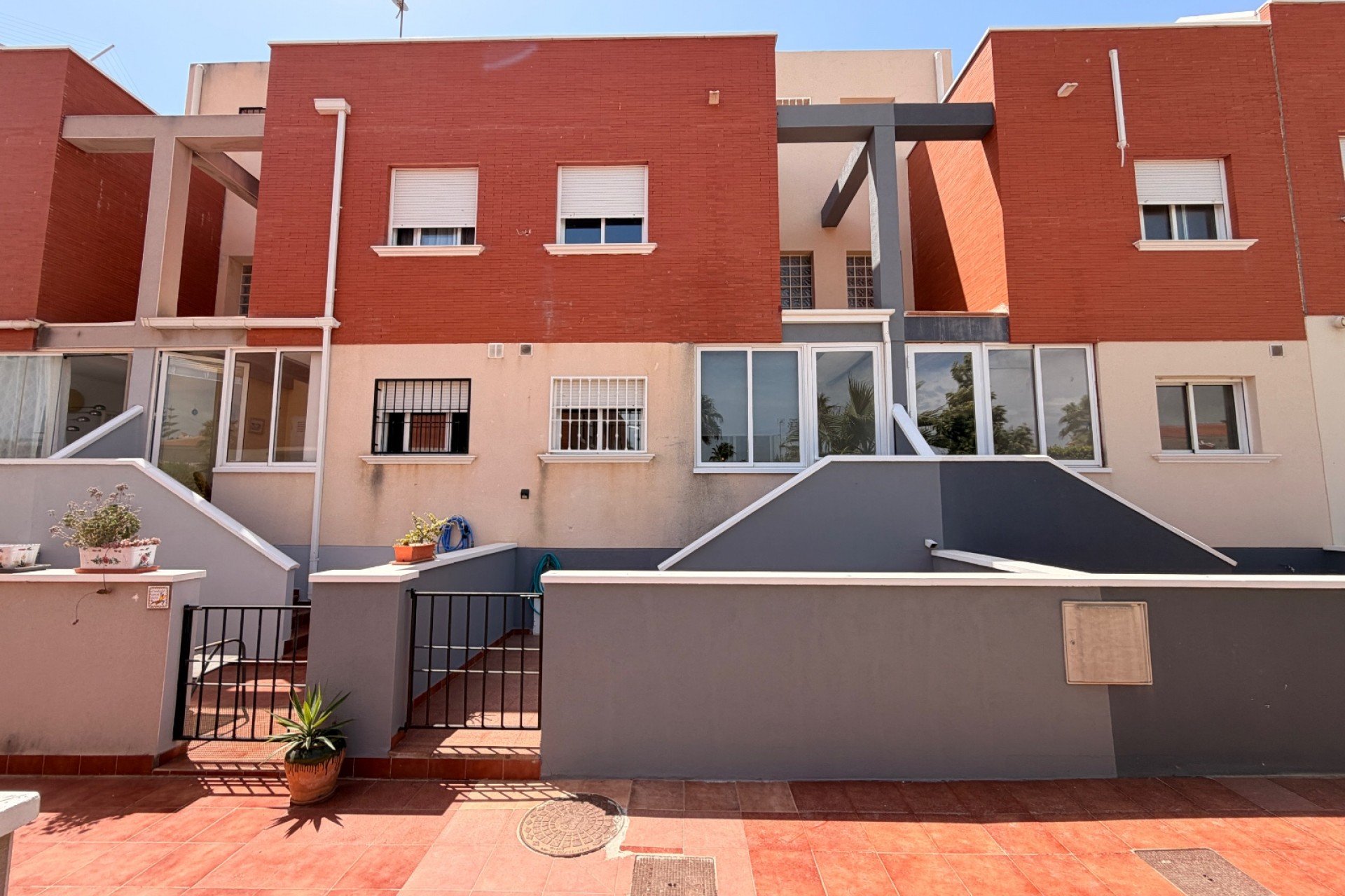 Resale - Townhouse -
Ciudad Quesada - Doña Pepa