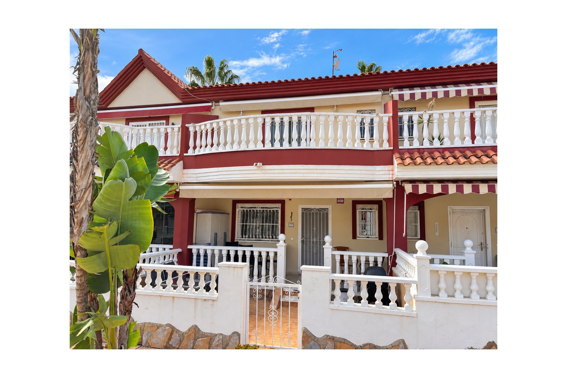 Resale - Townhouse -
Ciudad Quesada - Doña Pepa