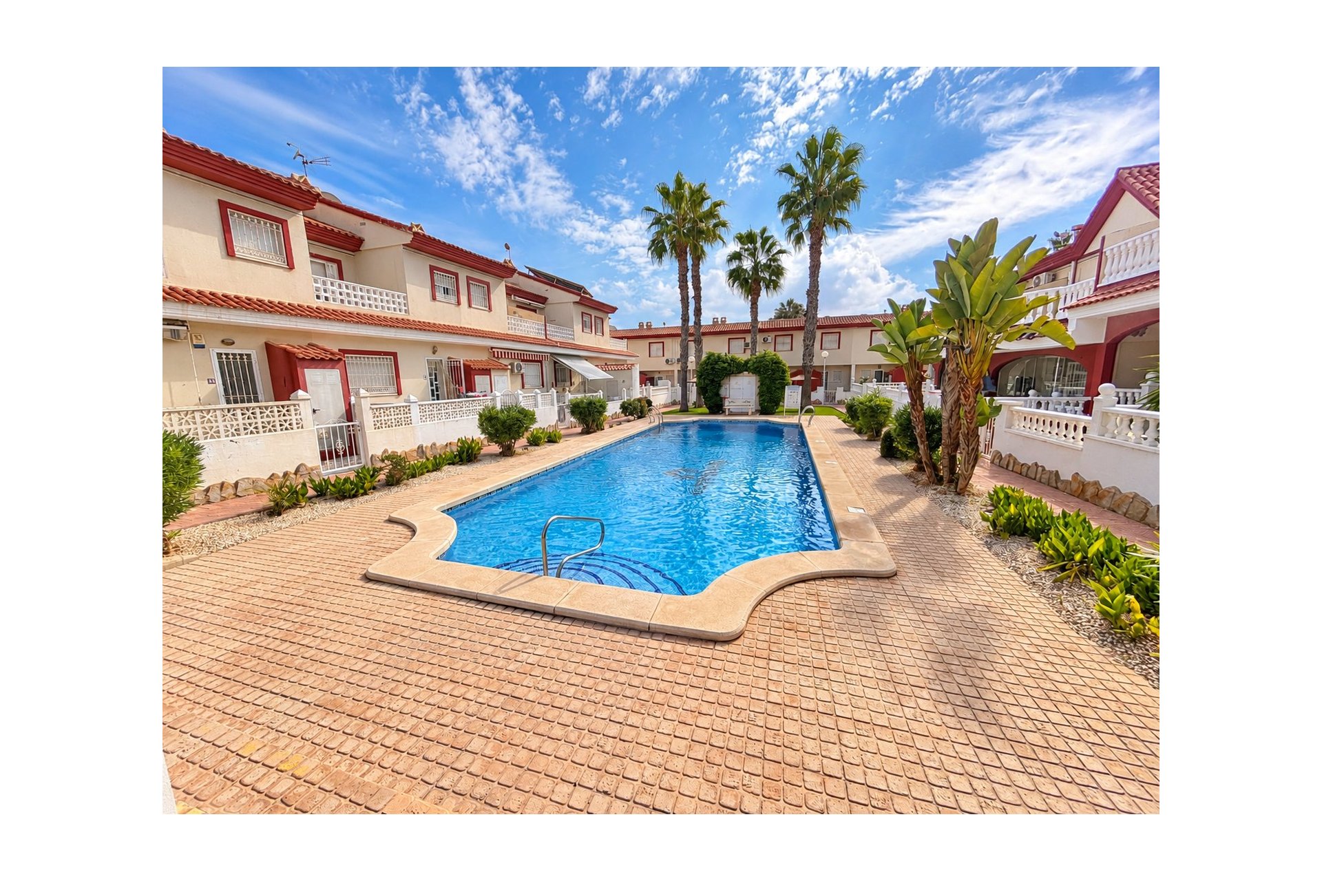 Resale - Townhouse -
Ciudad Quesada - Doña Pepa