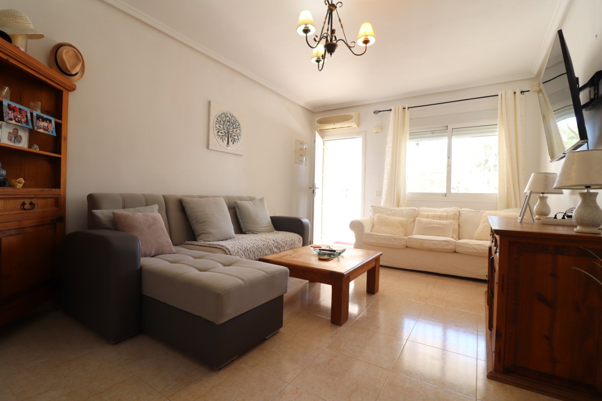 Resale - Townhouse -
Ciudad Quesada - Doña Pepa