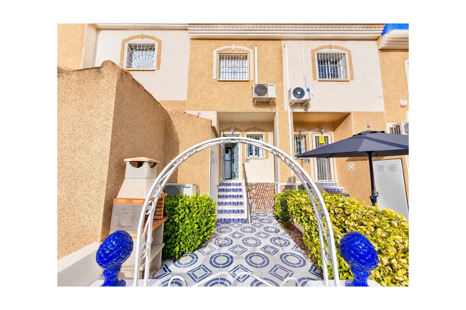 Resale - Townhouse -
Ciudad Quesada - La Fiesta