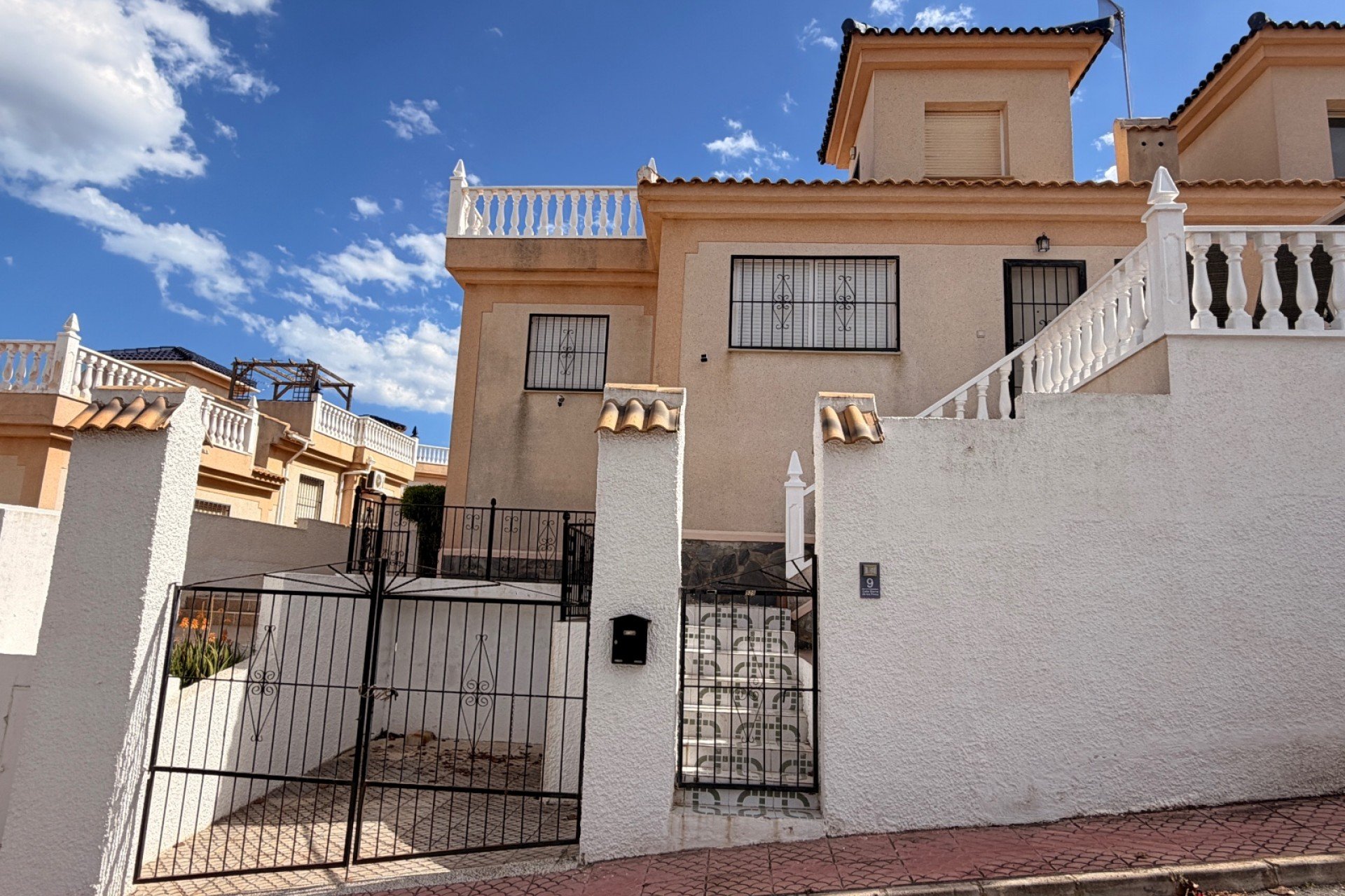 Resale - Townhouse -
Ciudad Quesada - La Marquesa