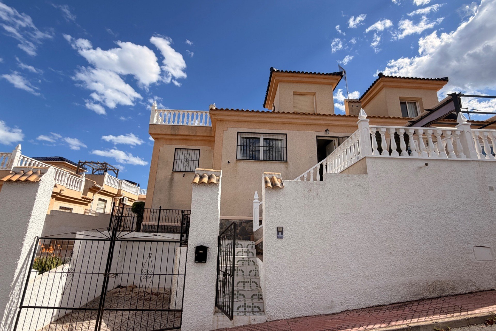 Resale - Townhouse -
Ciudad Quesada - La Marquesa