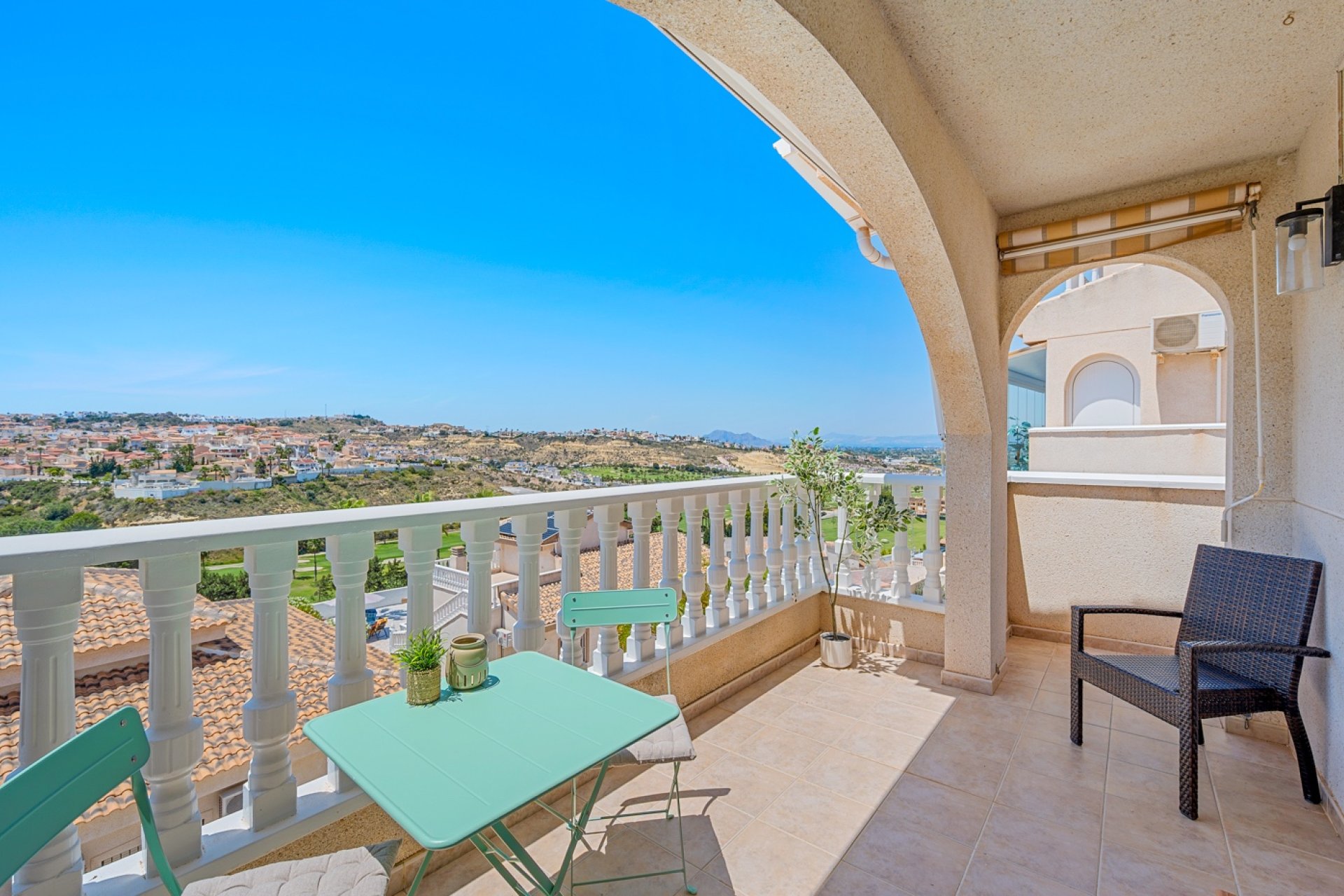 Resale - Townhouse -
Ciudad Quesada - La Marquesa