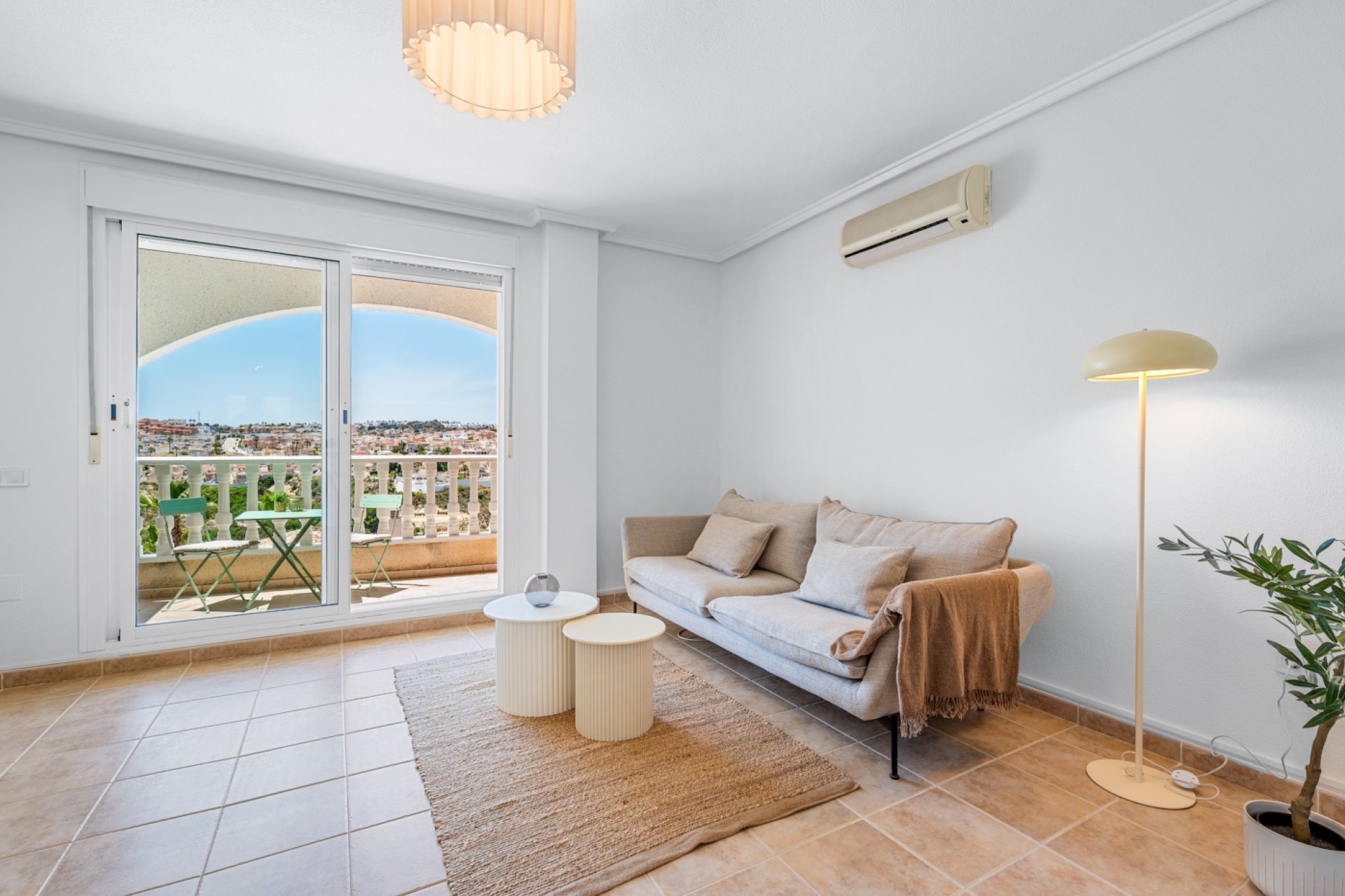 Resale - Townhouse -
Ciudad Quesada - La Marquesa