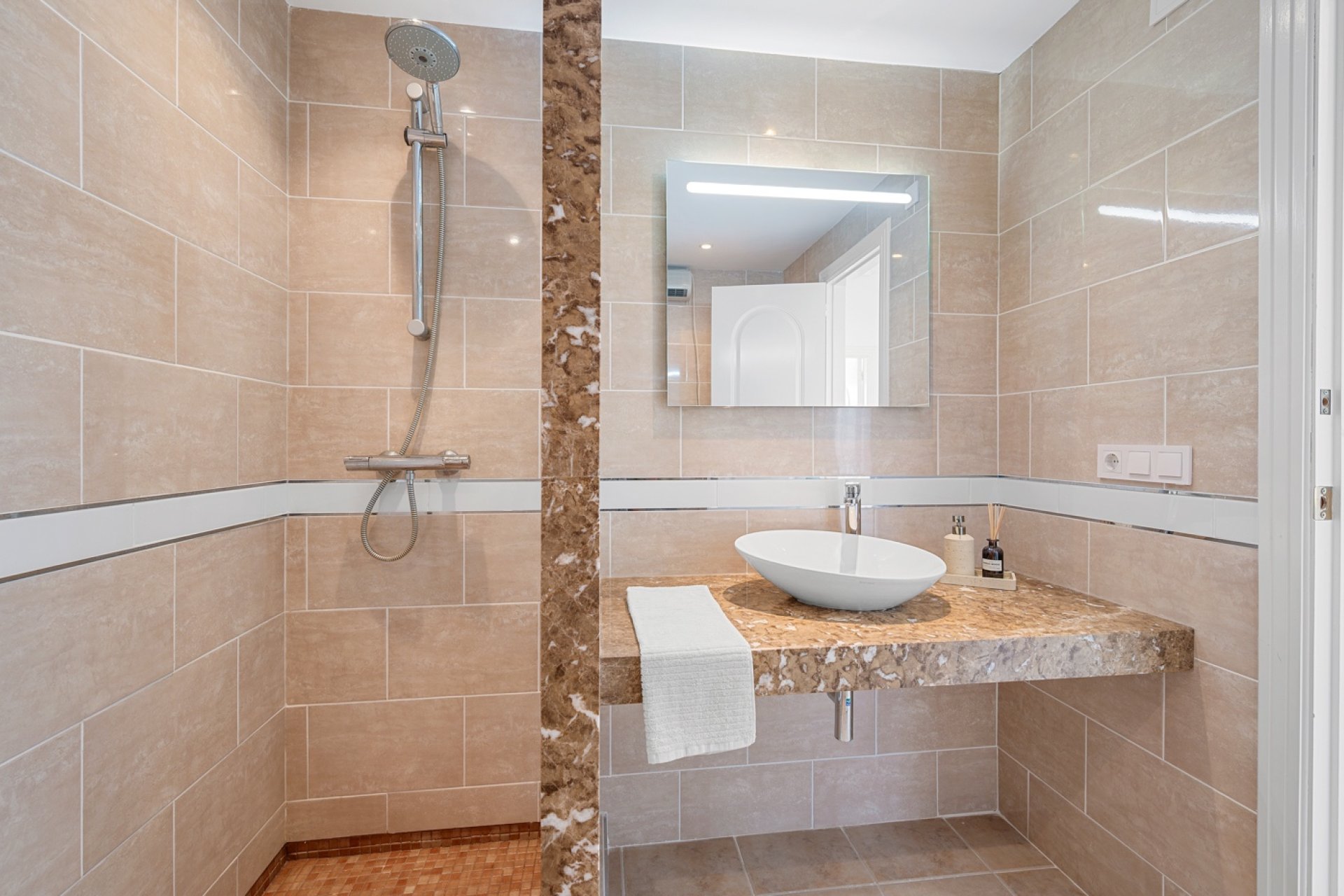 Resale - Townhouse -
Ciudad Quesada - La Marquesa
