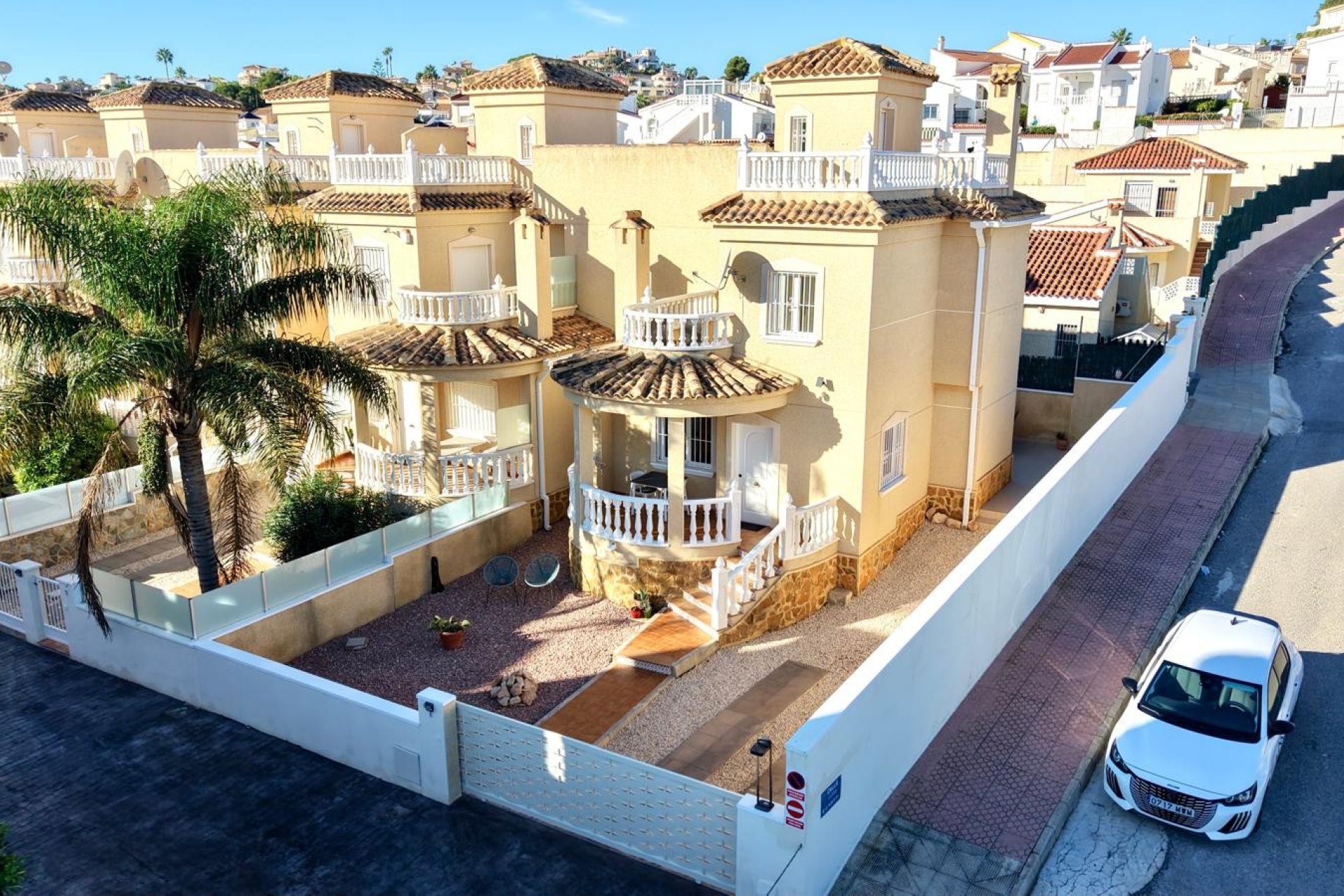 Resale - Townhouse -
Ciudad Quesada - La Marquesa