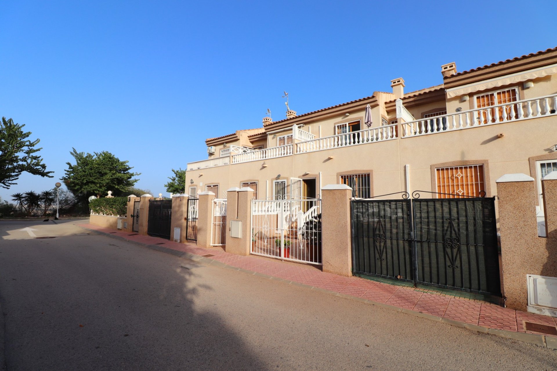 Resale - Townhouse -
Ciudad Quesada - La Marquesa