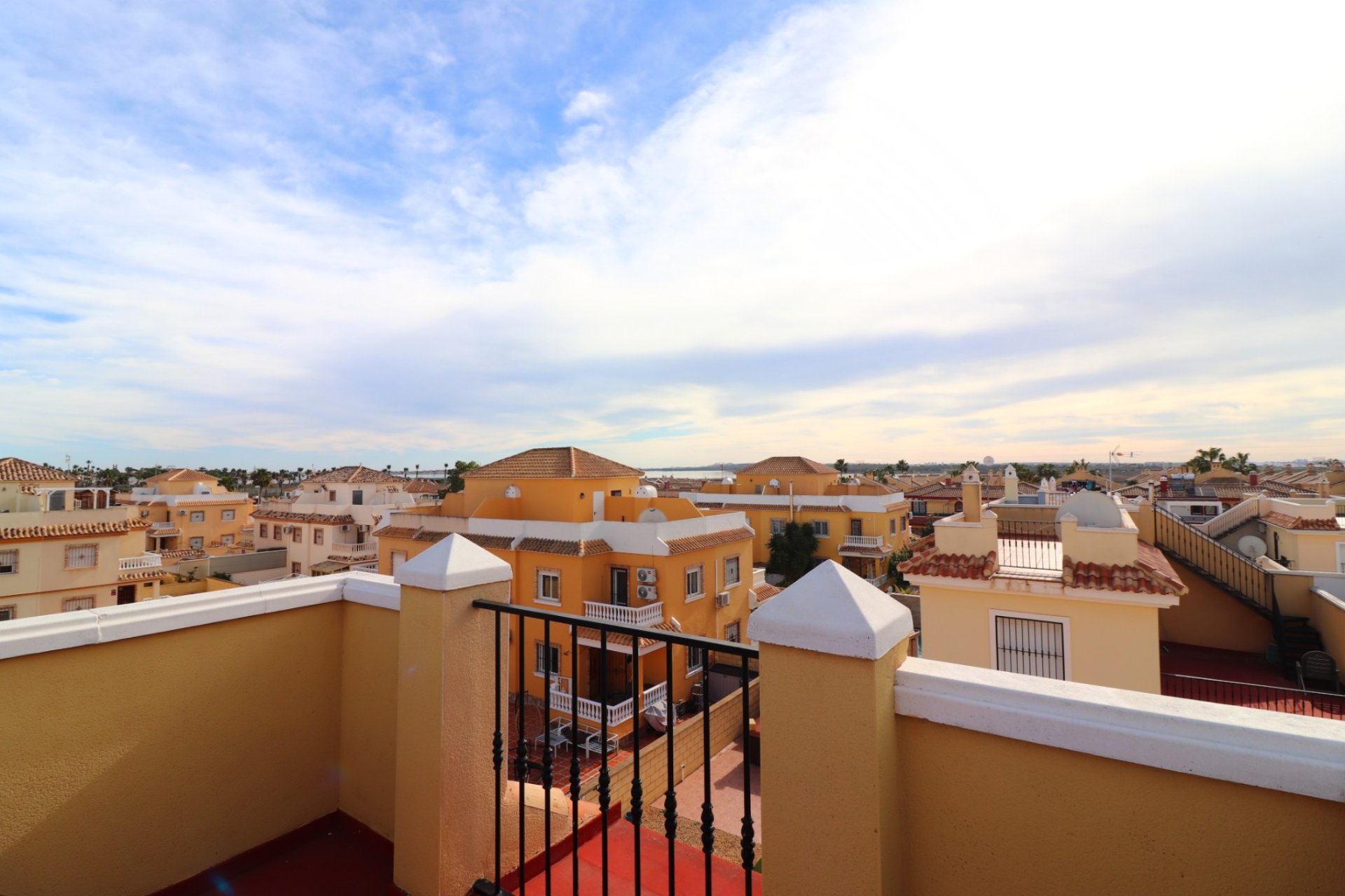Resale - Townhouse -
Ciudad Quesada - Lo Marabu