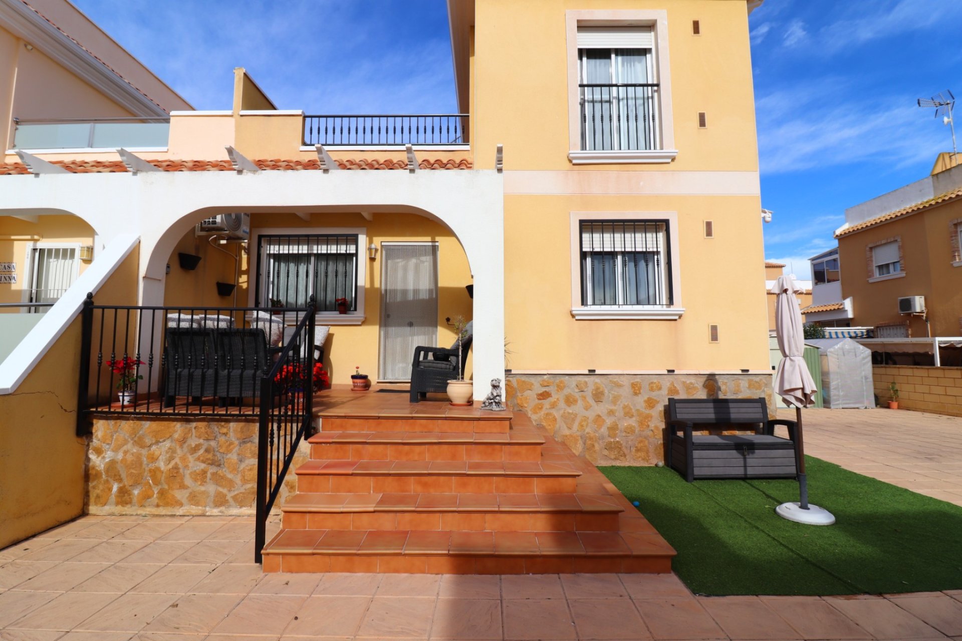 Resale - Townhouse -
Ciudad Quesada - Lo Marabu