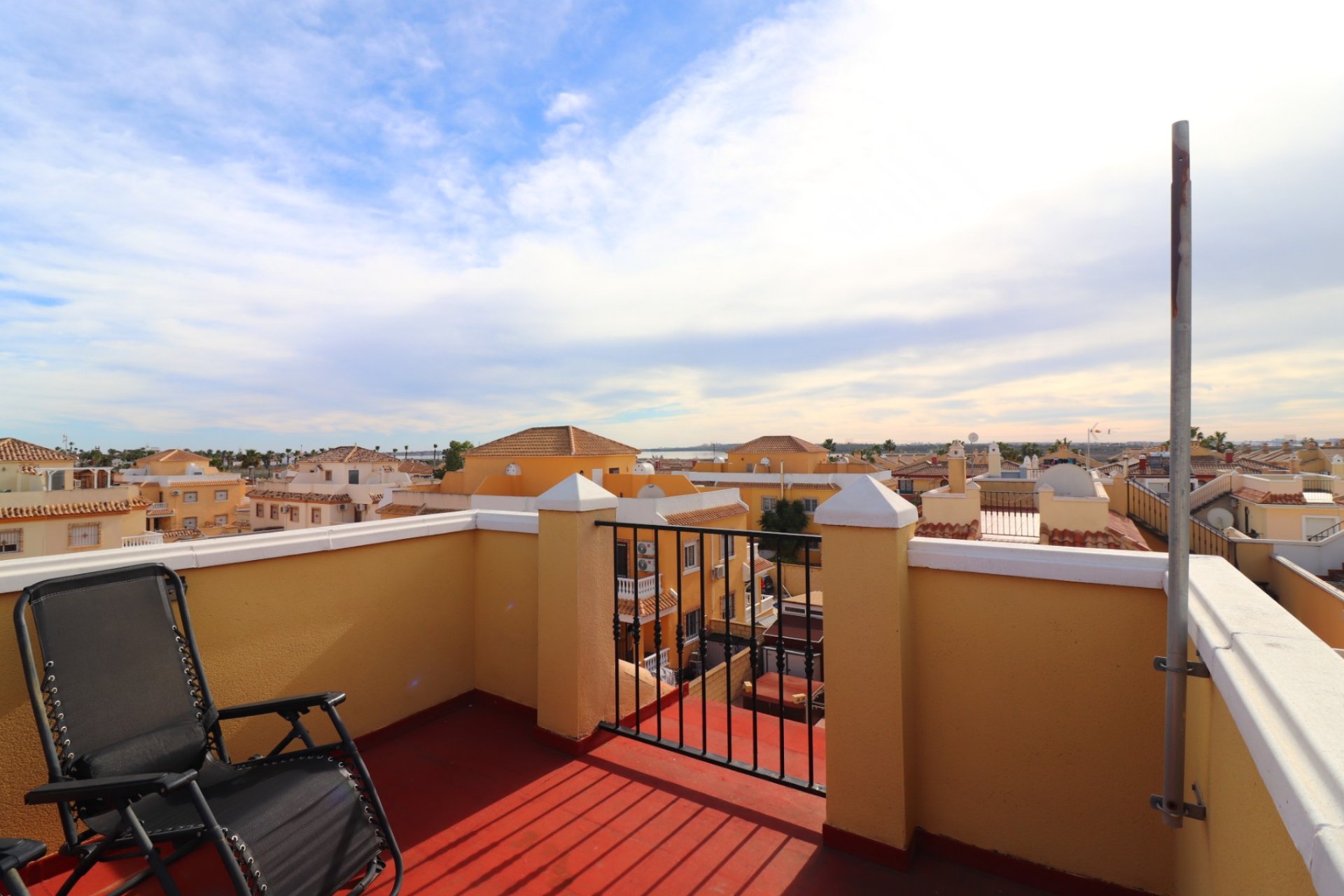 Resale - Townhouse -
Ciudad Quesada - Lo Marabu