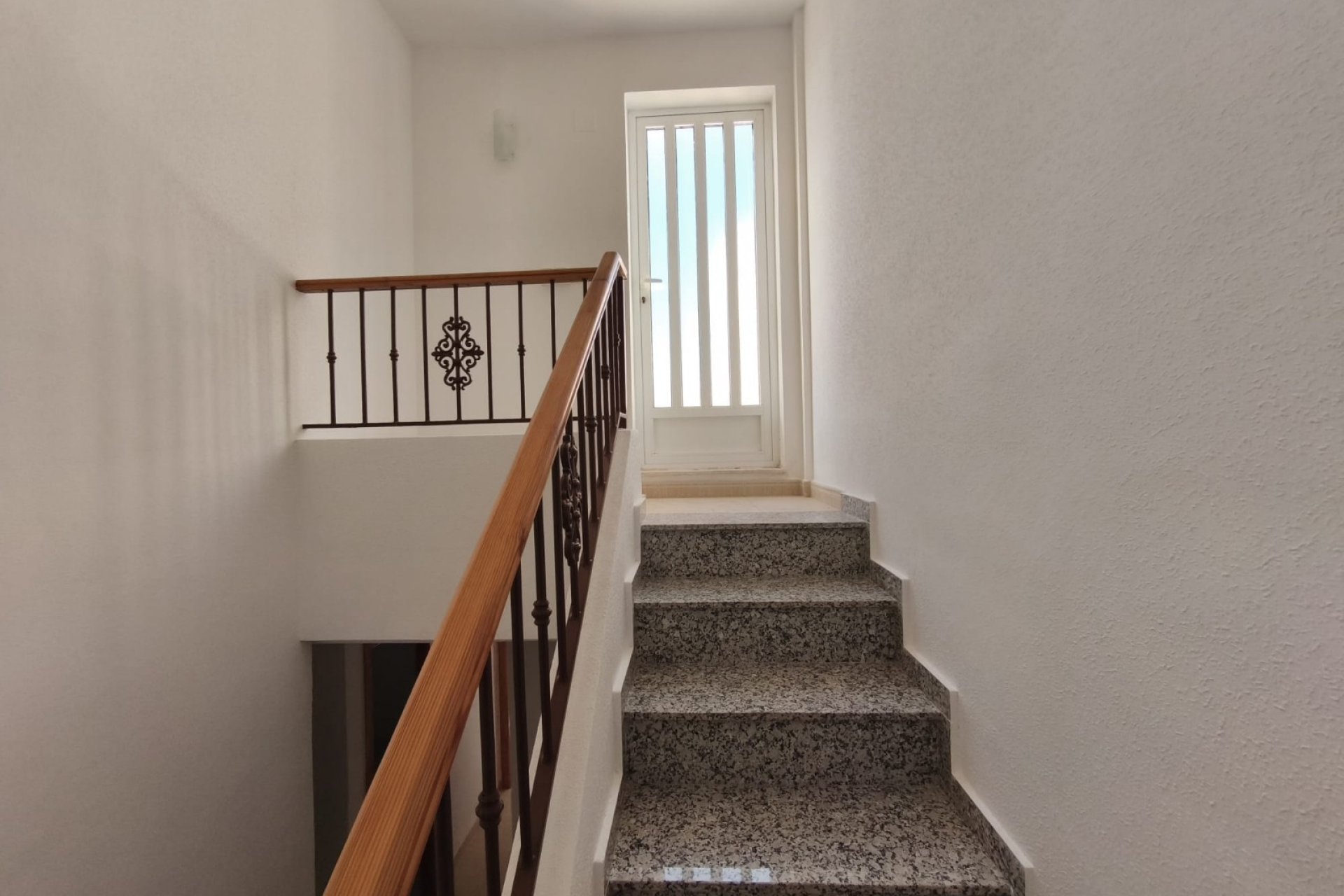 Resale - Townhouse -
Ciudad Quesada - Lo Marabu