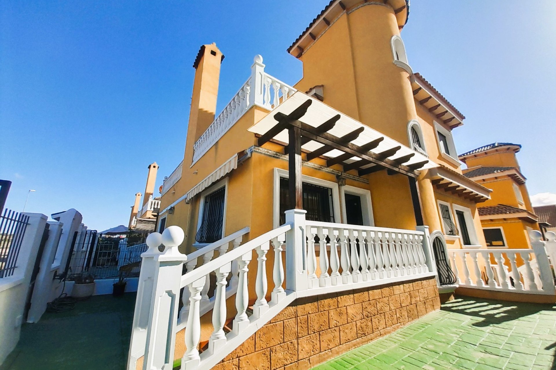 Resale - Townhouse -
Ciudad Quesada - Lo Marabu