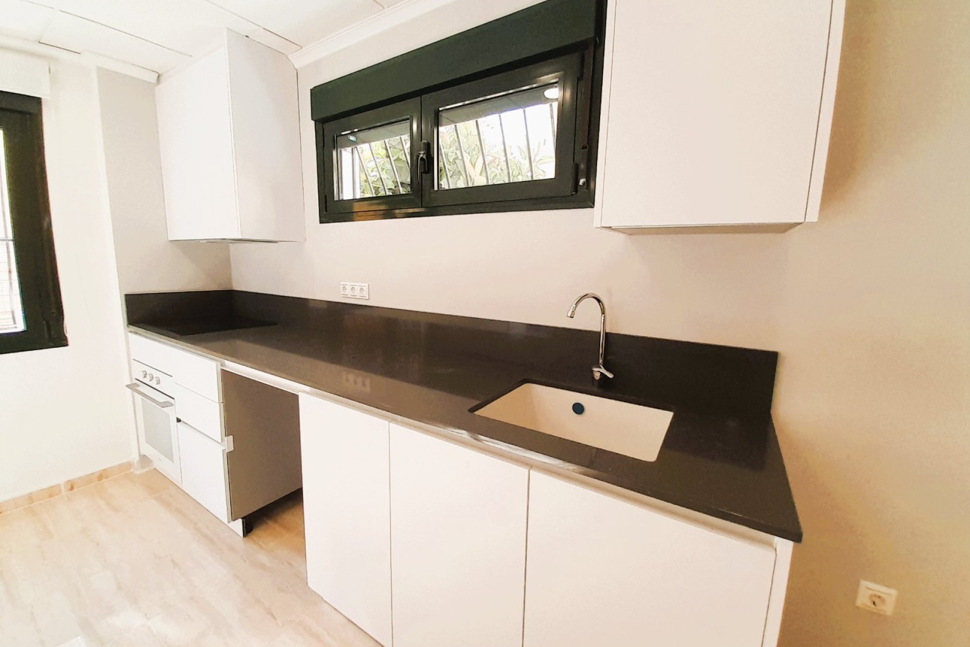 Resale - Townhouse -
Ciudad Quesada - Lo Marabu