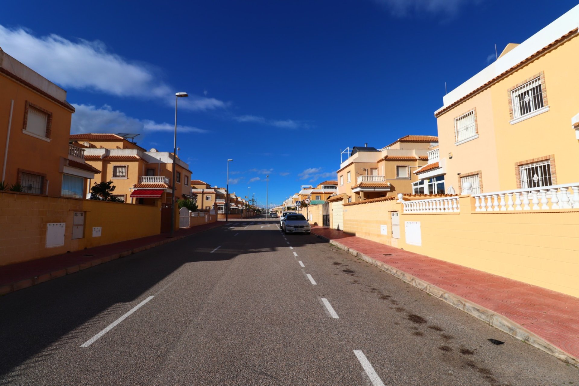 Resale - Townhouse -
Ciudad Quesada - Lo Marabu