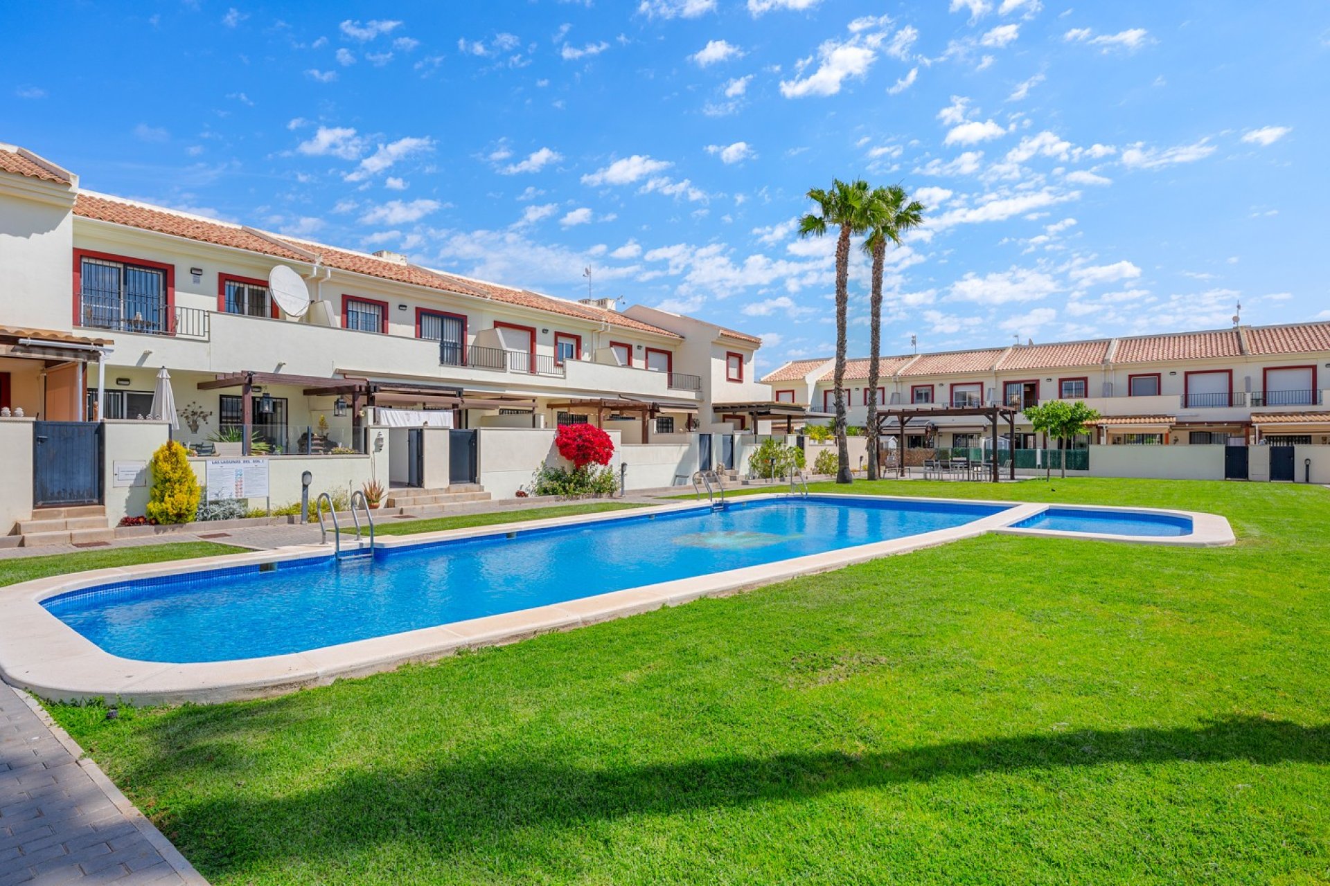 Resale - Townhouse -
Ciudad Quesada - Lo Marabu