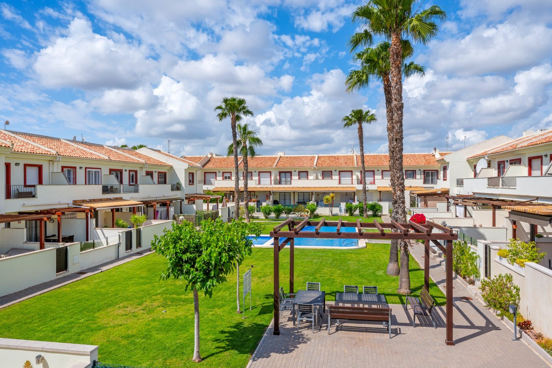 Resale - Townhouse -
Ciudad Quesada - Lo Marabu