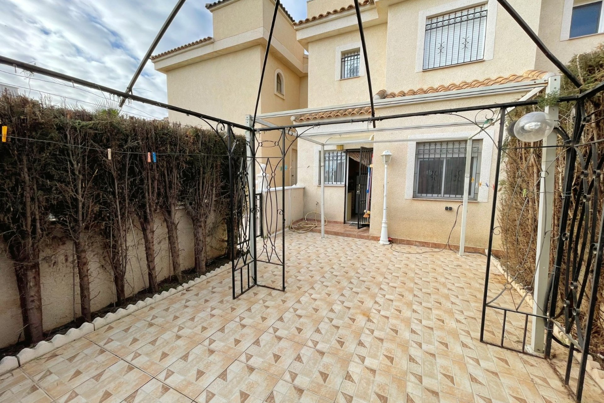 Resale - Townhouse -
Ciudad Quesada - Lo Marabu