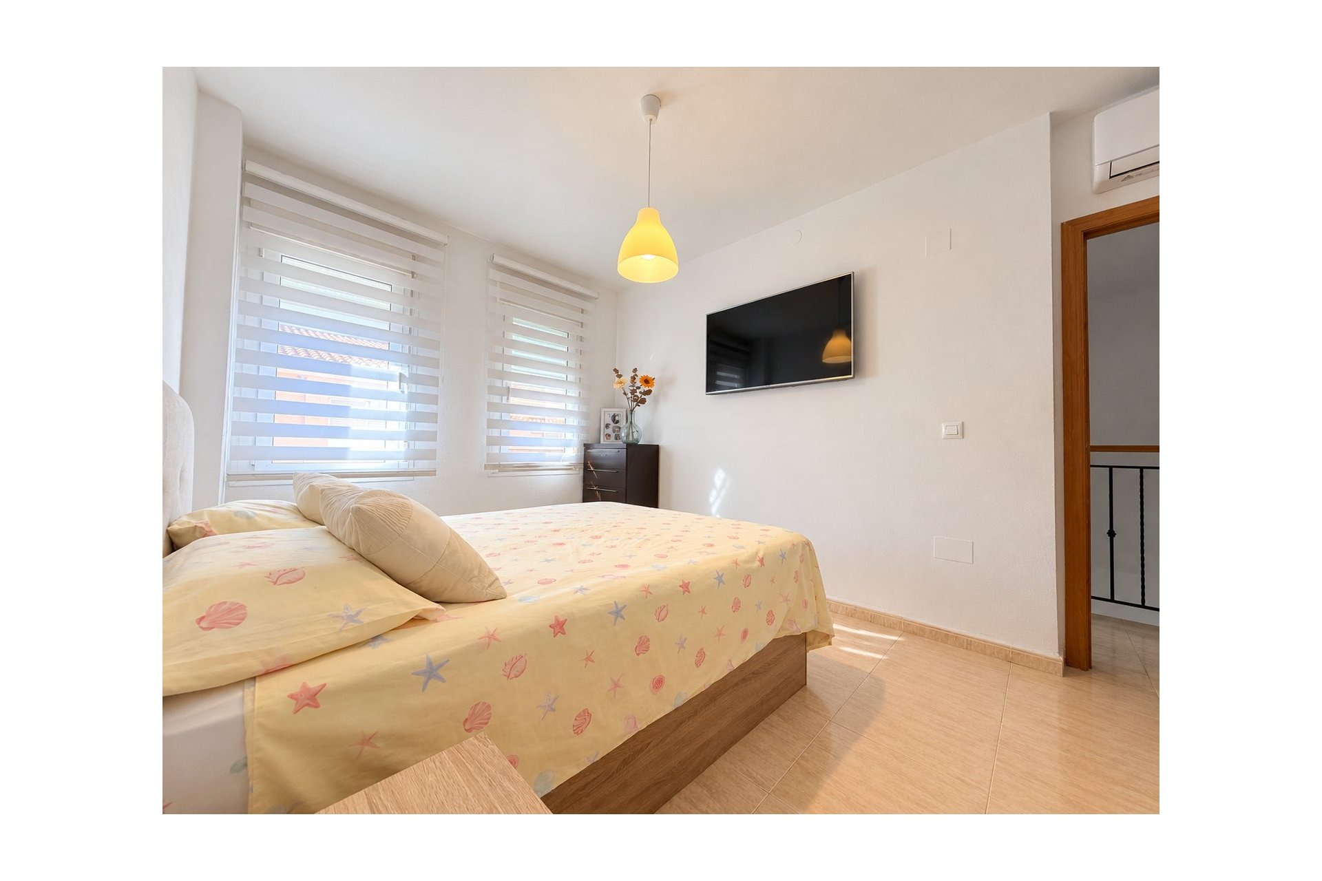 Resale - Townhouse -
Daya Nueva - Daya Nueva - Town