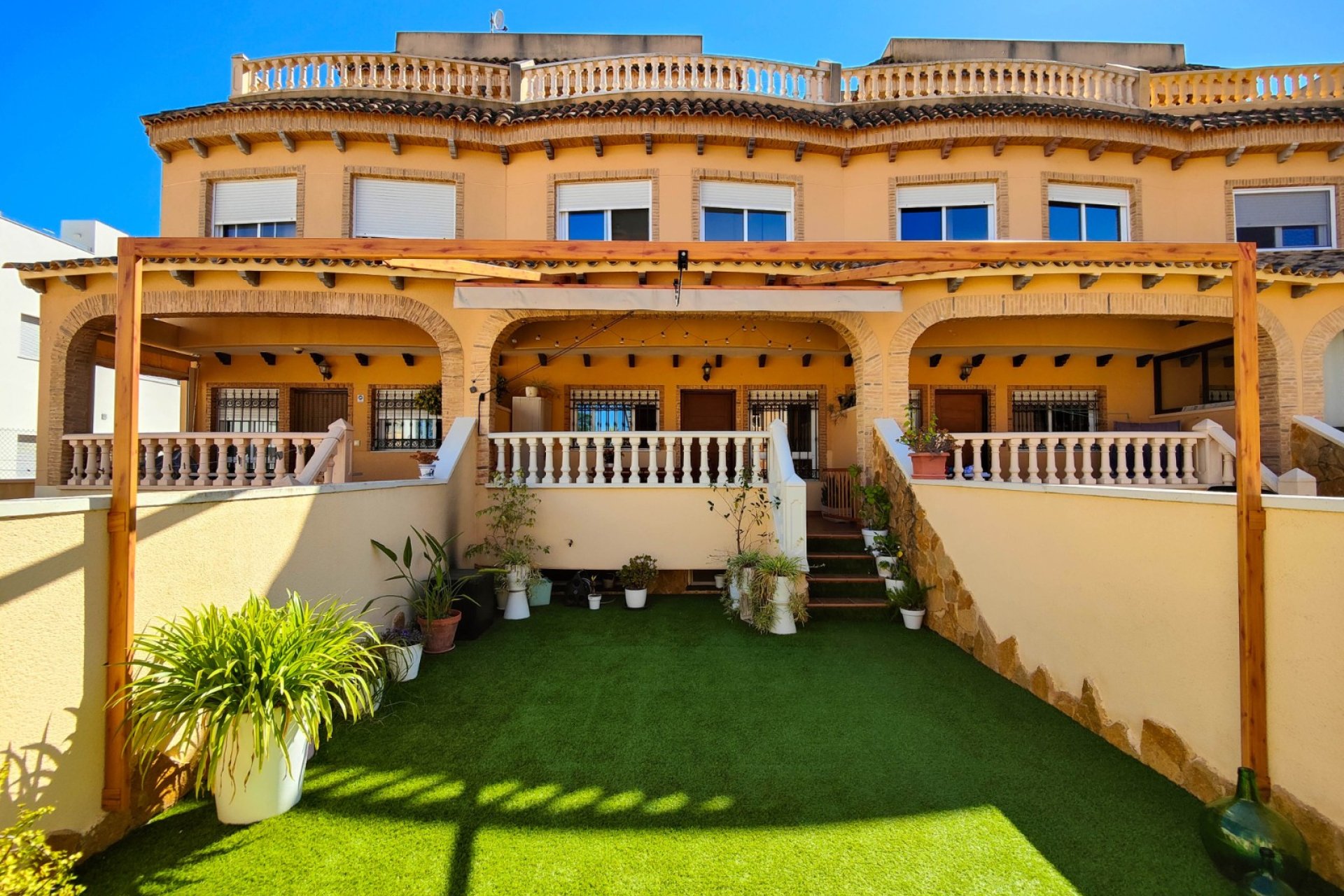 Resale - Townhouse -
Guardamar del Segura - El Eden
