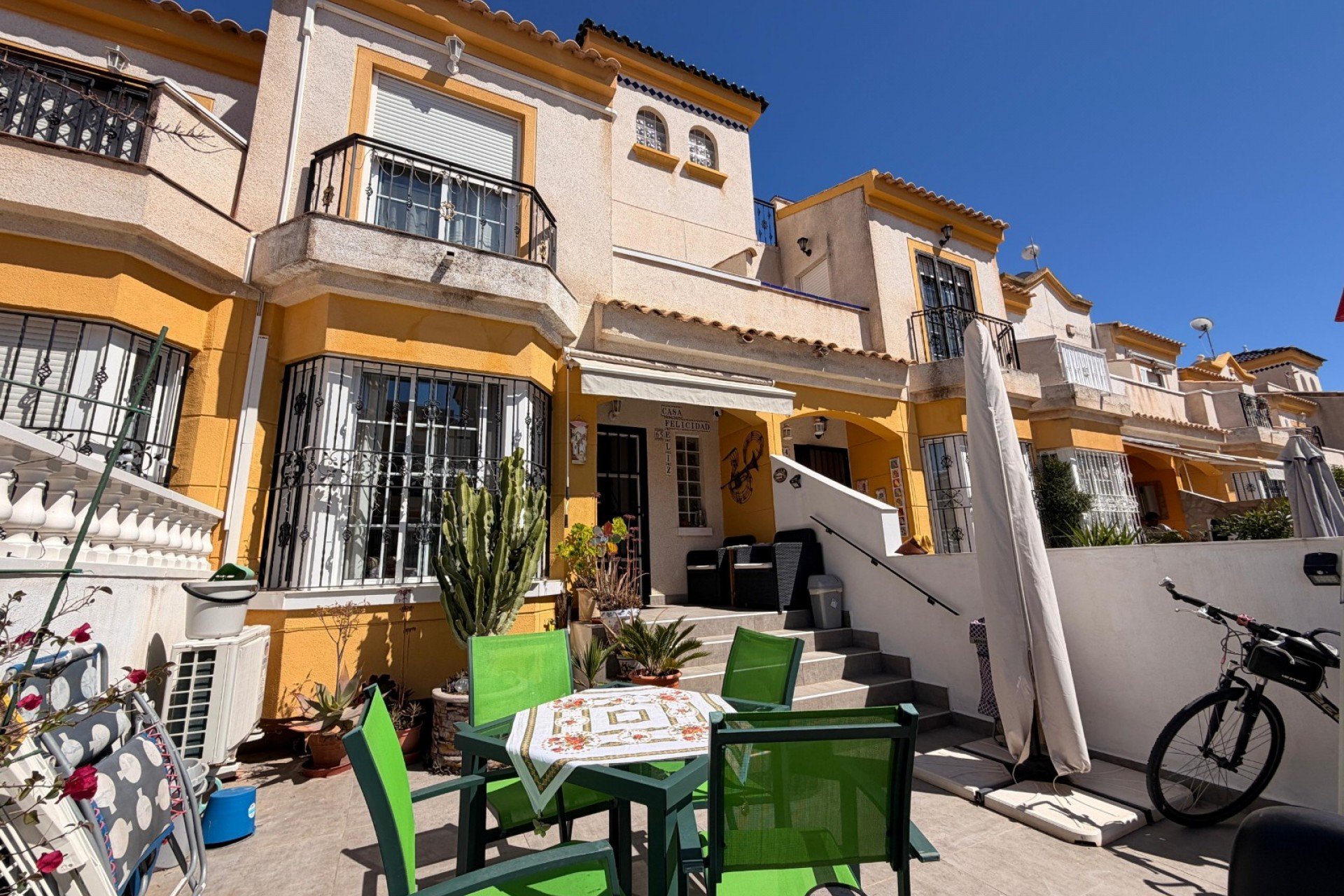 Resale - Townhouse -
Guardamar del Segura - El Raso