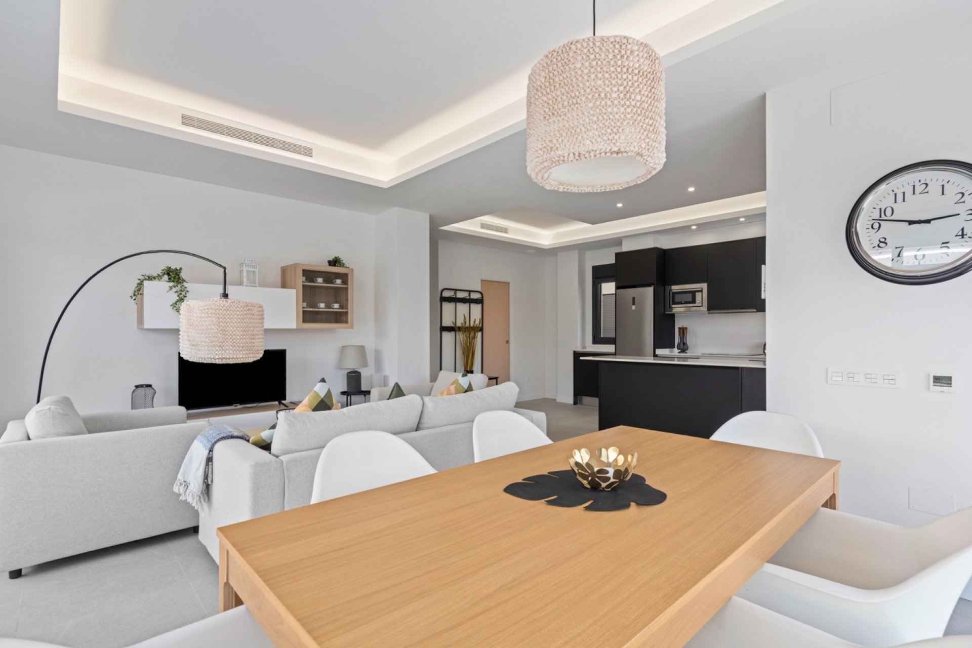 Resale - Townhouse -
La Marina - La Marina - Urbanization