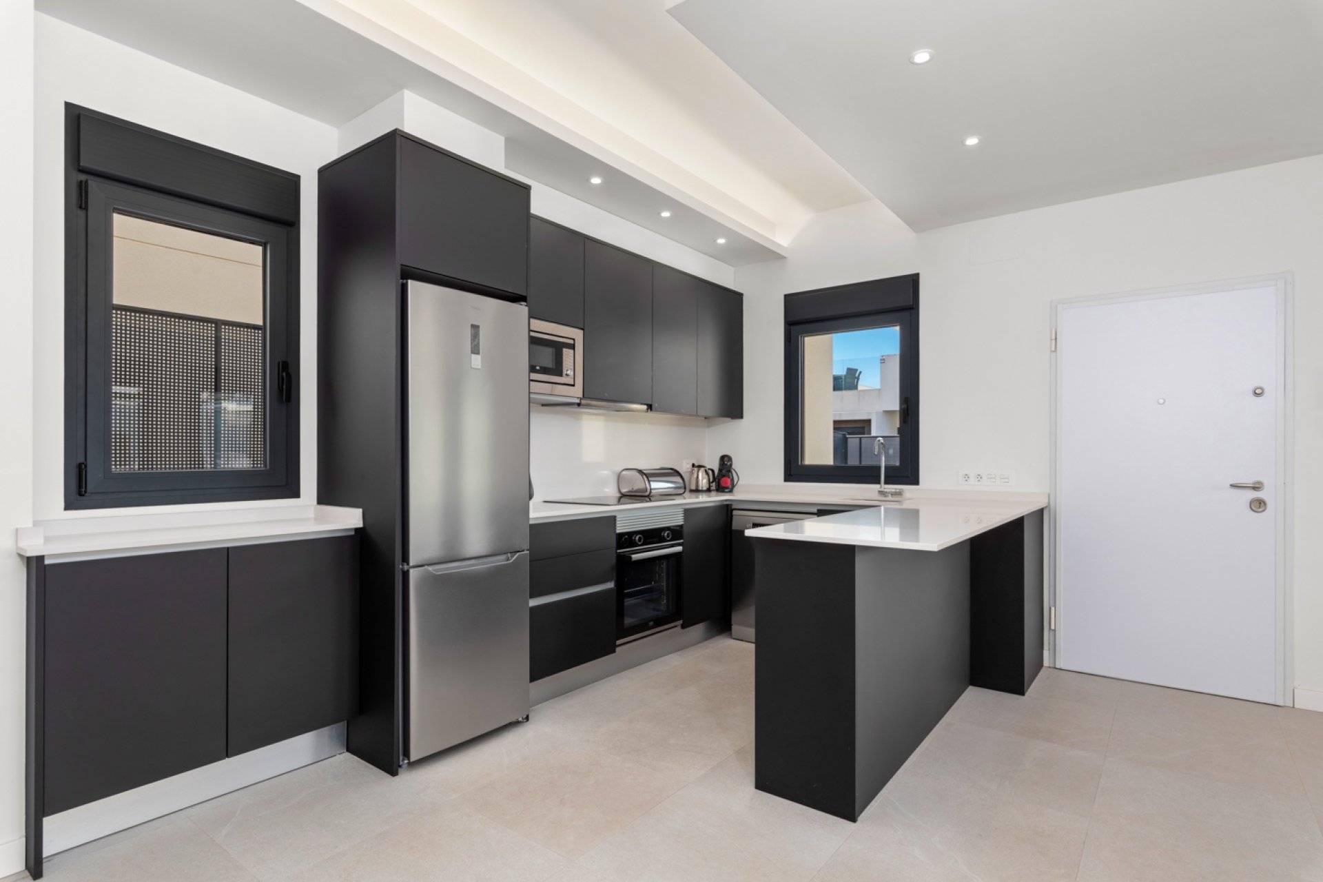 Resale - Townhouse -
La Marina - La Marina - Urbanization