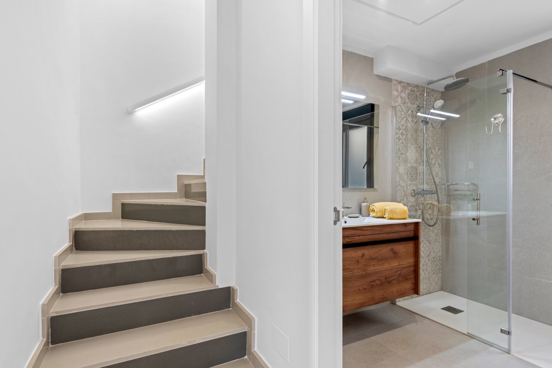 Resale - Townhouse -
La Marina - La Marina - Urbanization