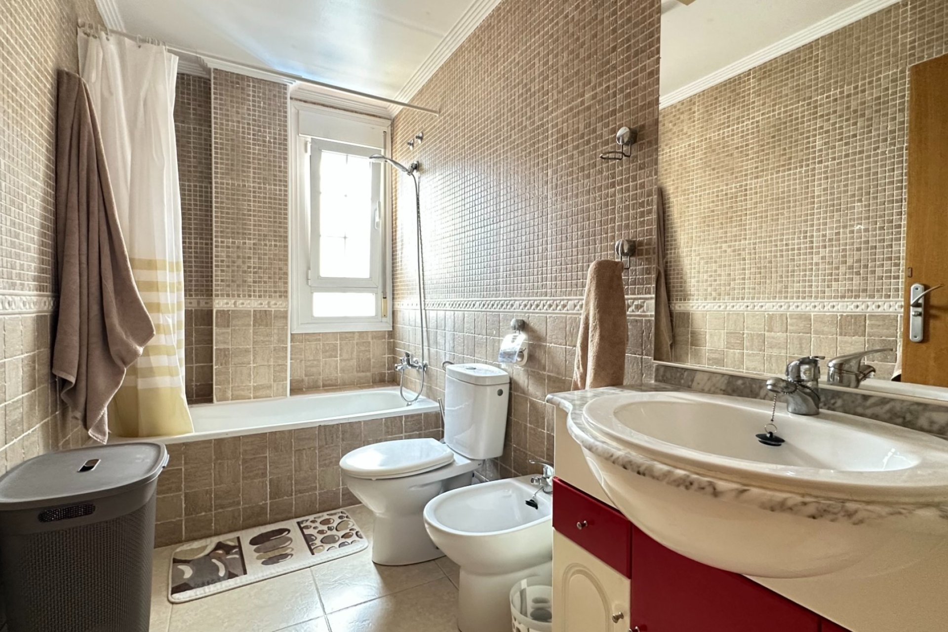 Resale - Townhouse -
Los Montesinos - La Herrada