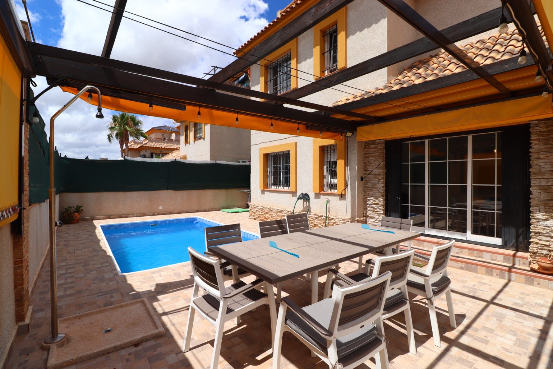 Resale - Townhouse -
Los Montesinos - La Herrada