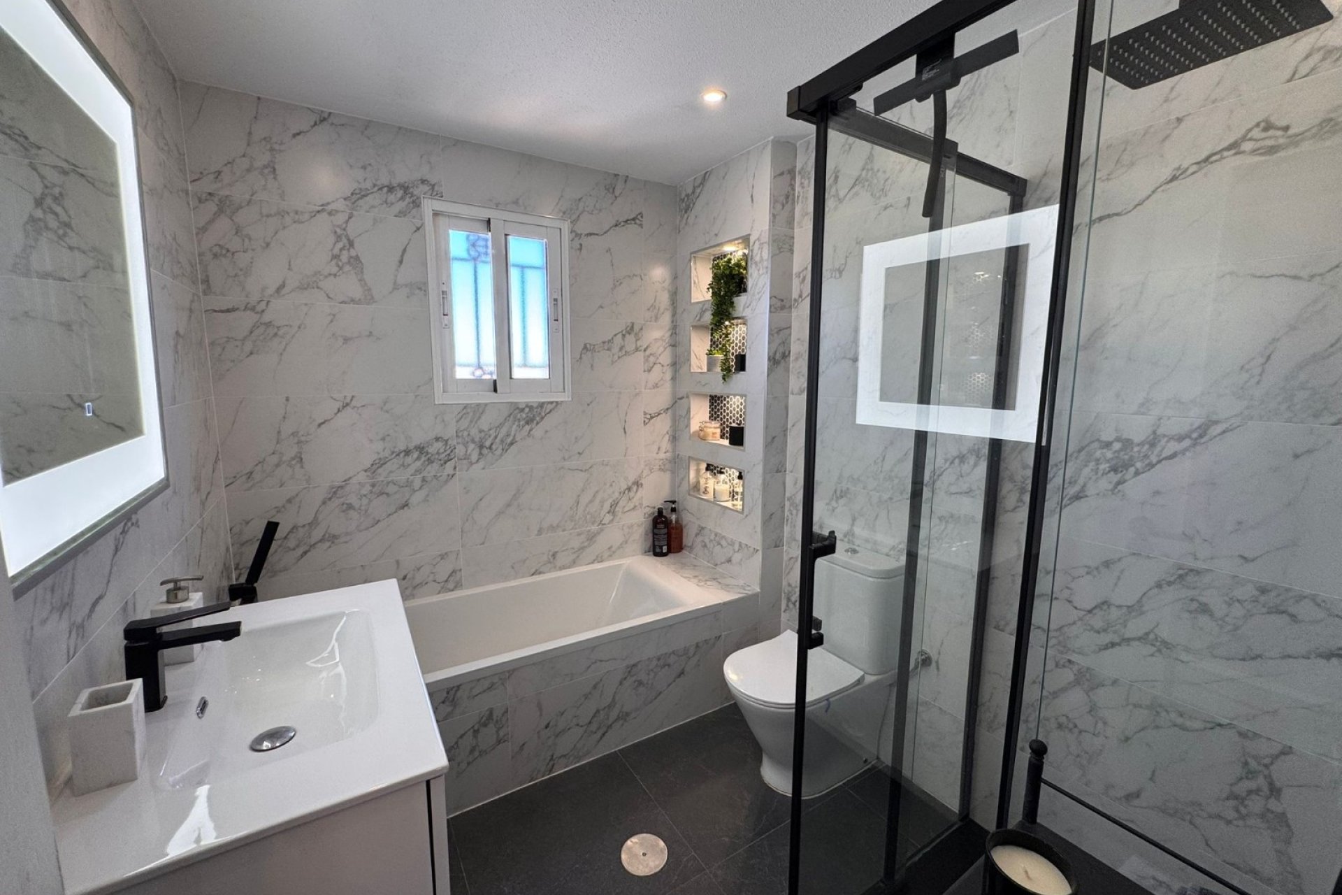 Resale - Townhouse -
Orihuela Costa - Campoamor