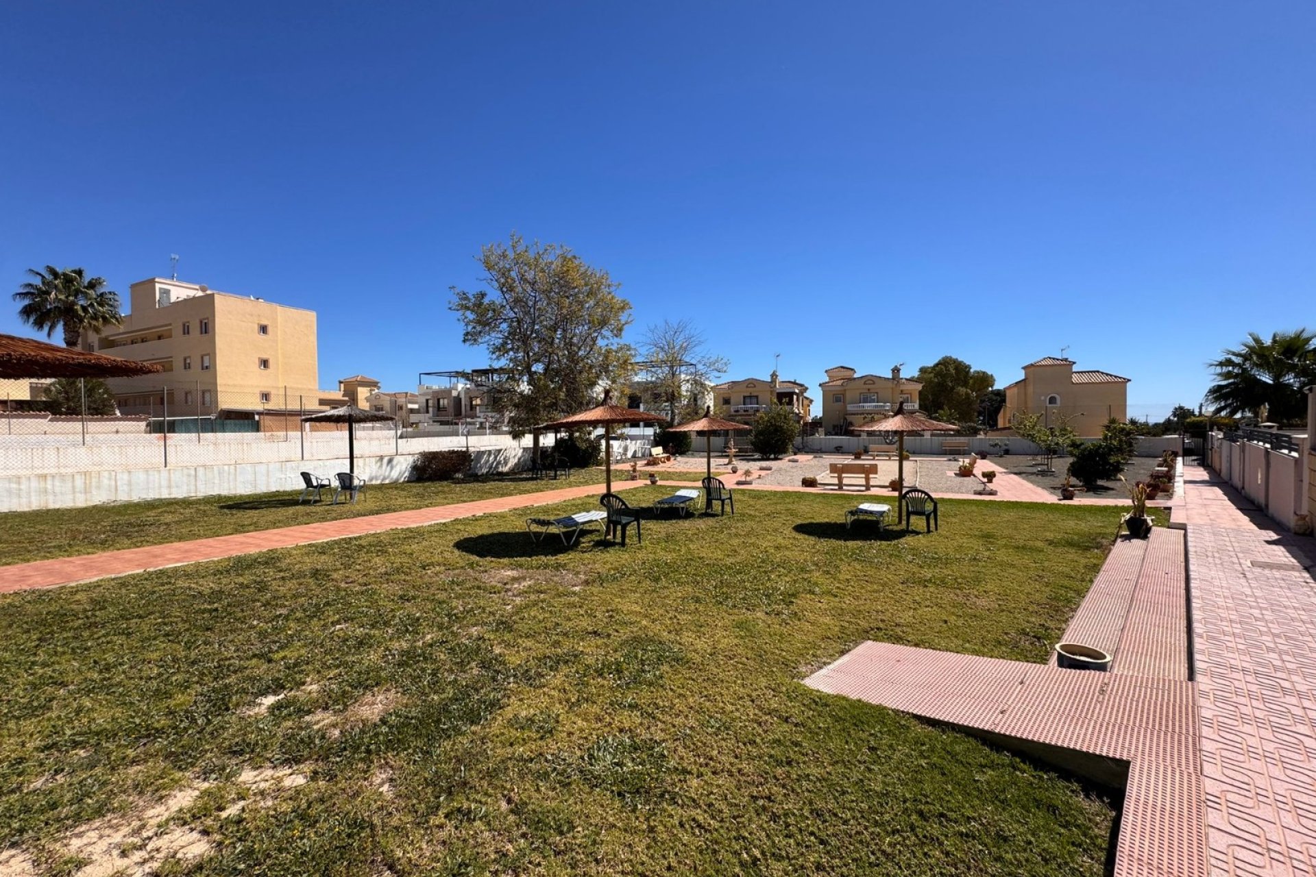 Resale - Townhouse -
Orihuela Costa - Campoamor