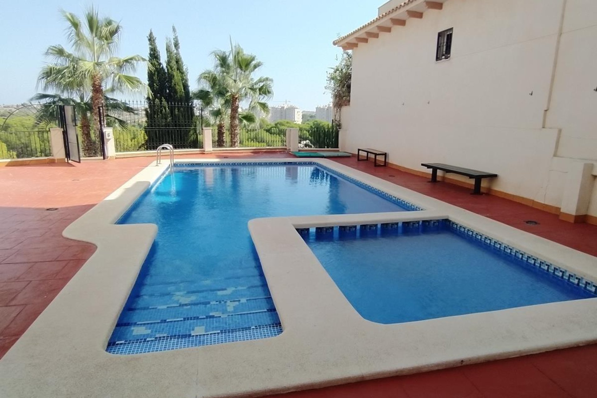 Resale - Townhouse -
Orihuela Costa - Campoamor