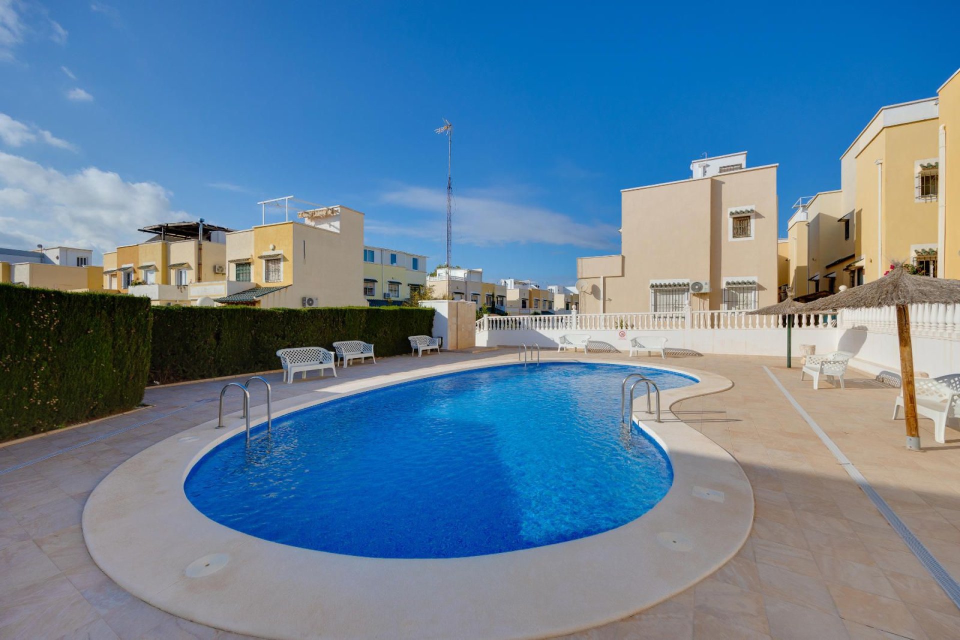 Resale - Townhouse -
Orihuela-Costa - Los Altos