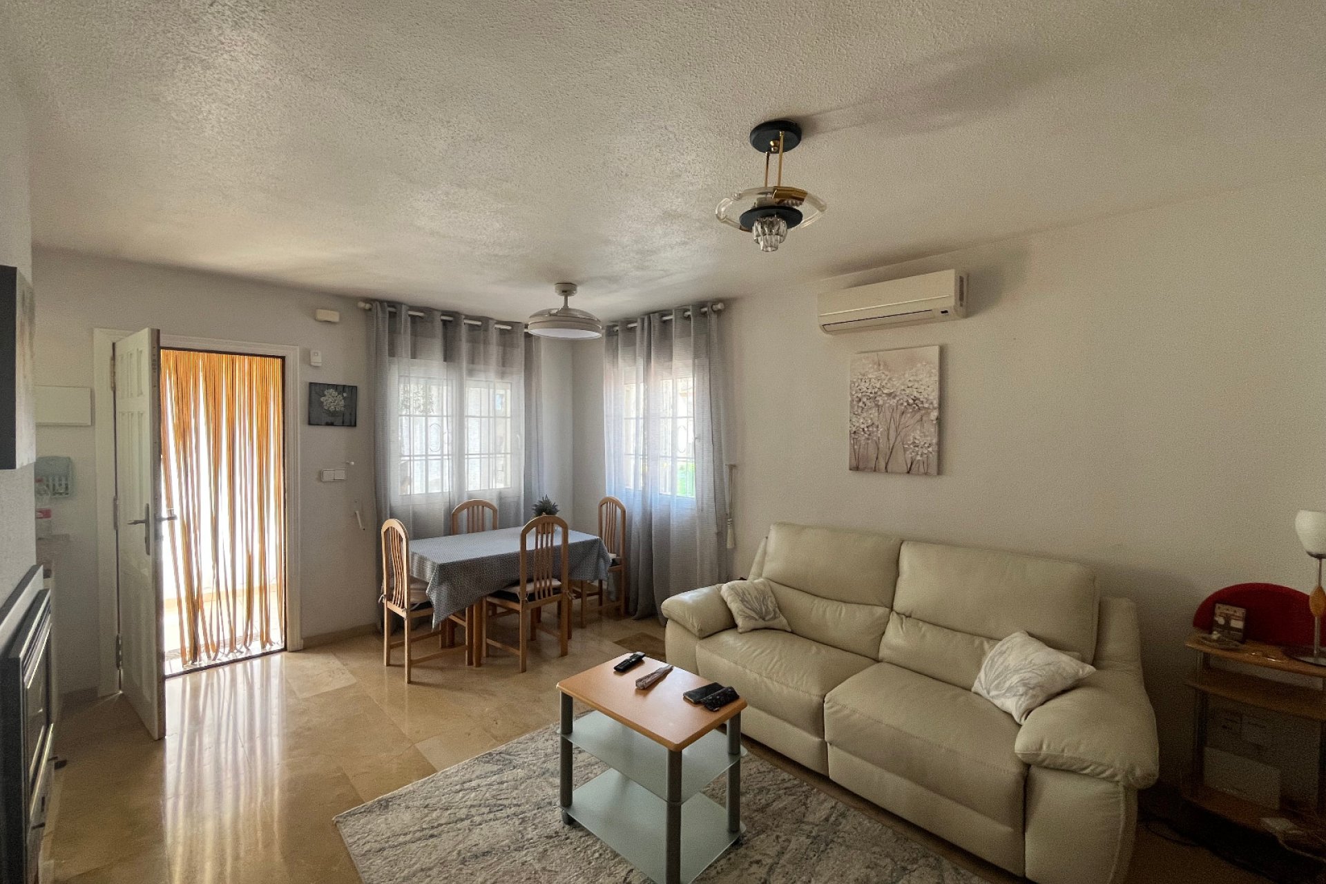Resale - Townhouse -
Orihuela Costa - Playa Flamenca