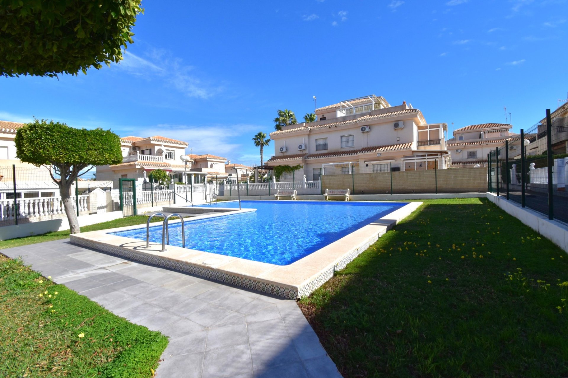 Resale - Townhouse -
Orihuela Costa - Playa Flamenca