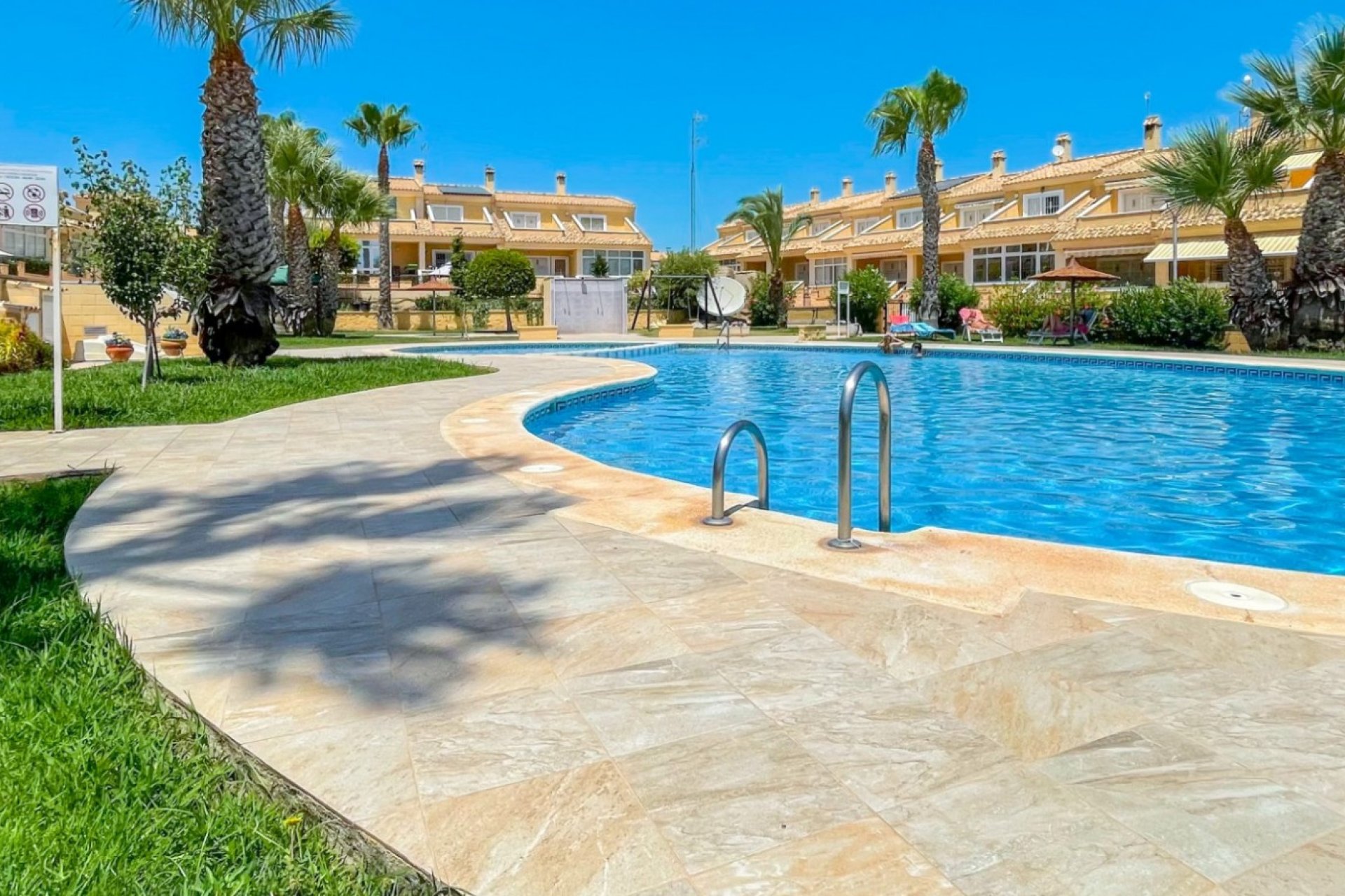 Resale - Townhouse -
Orihuela Costa - Punta Prima