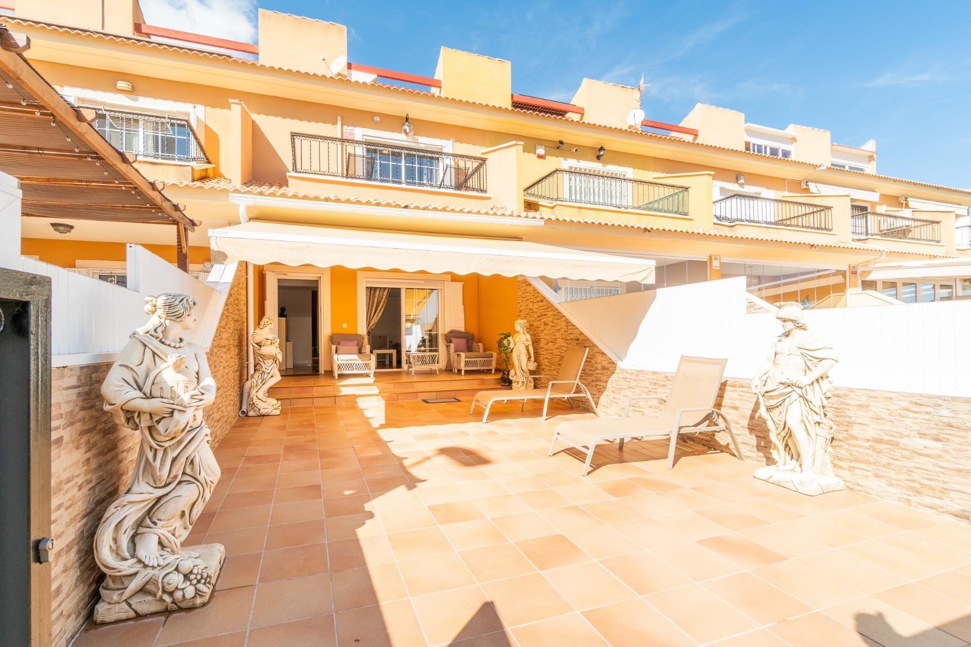 Resale - Townhouse -
Orihuela Costa - Villamartin