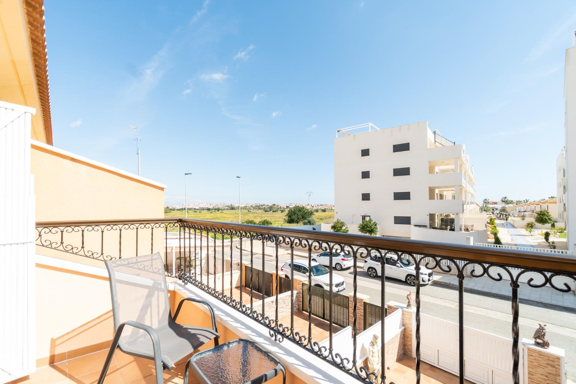Resale - Townhouse -
Orihuela Costa - Villamartin