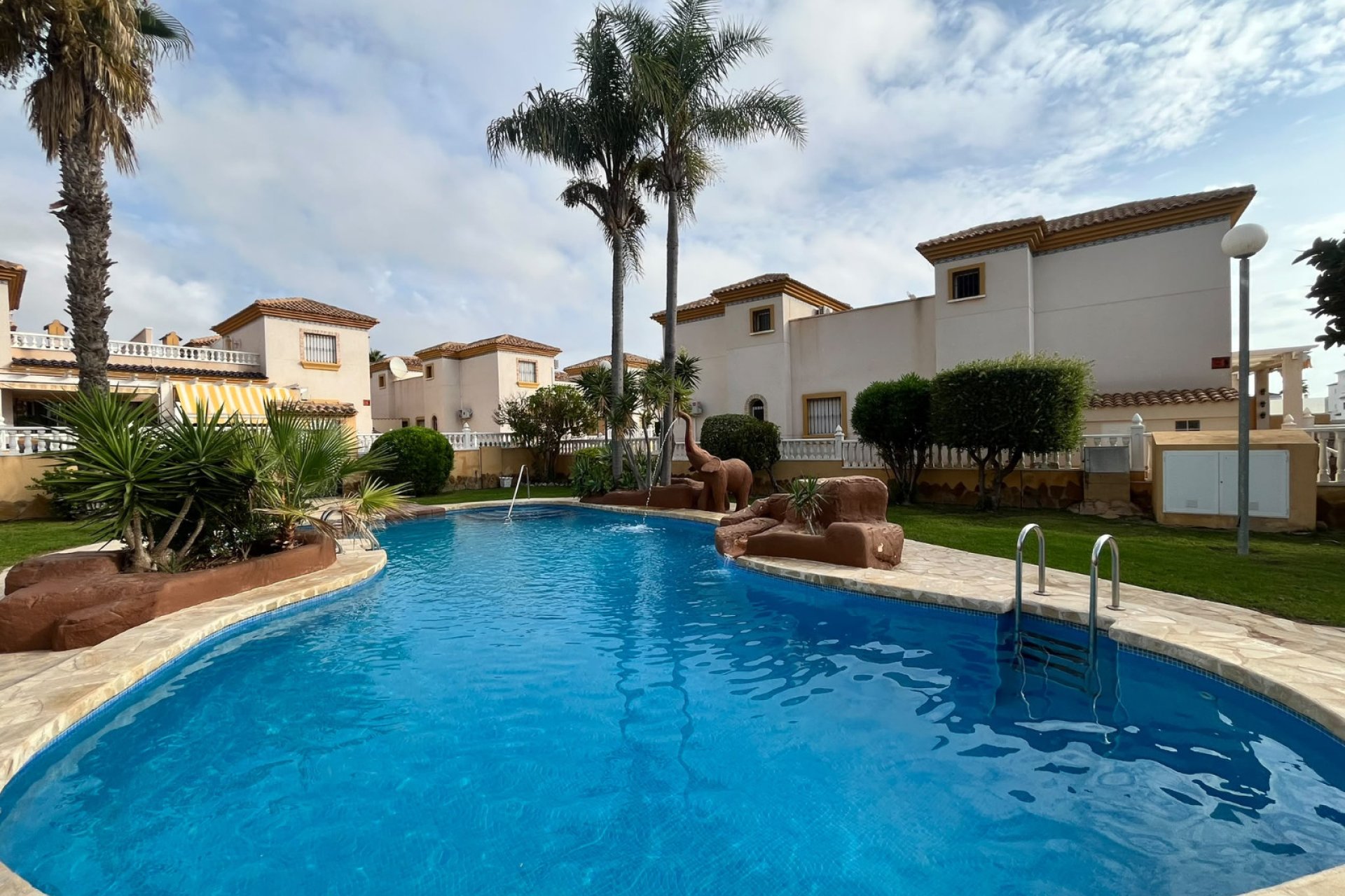 Resale - Townhouse -
Orihuela Costa - Villamartin