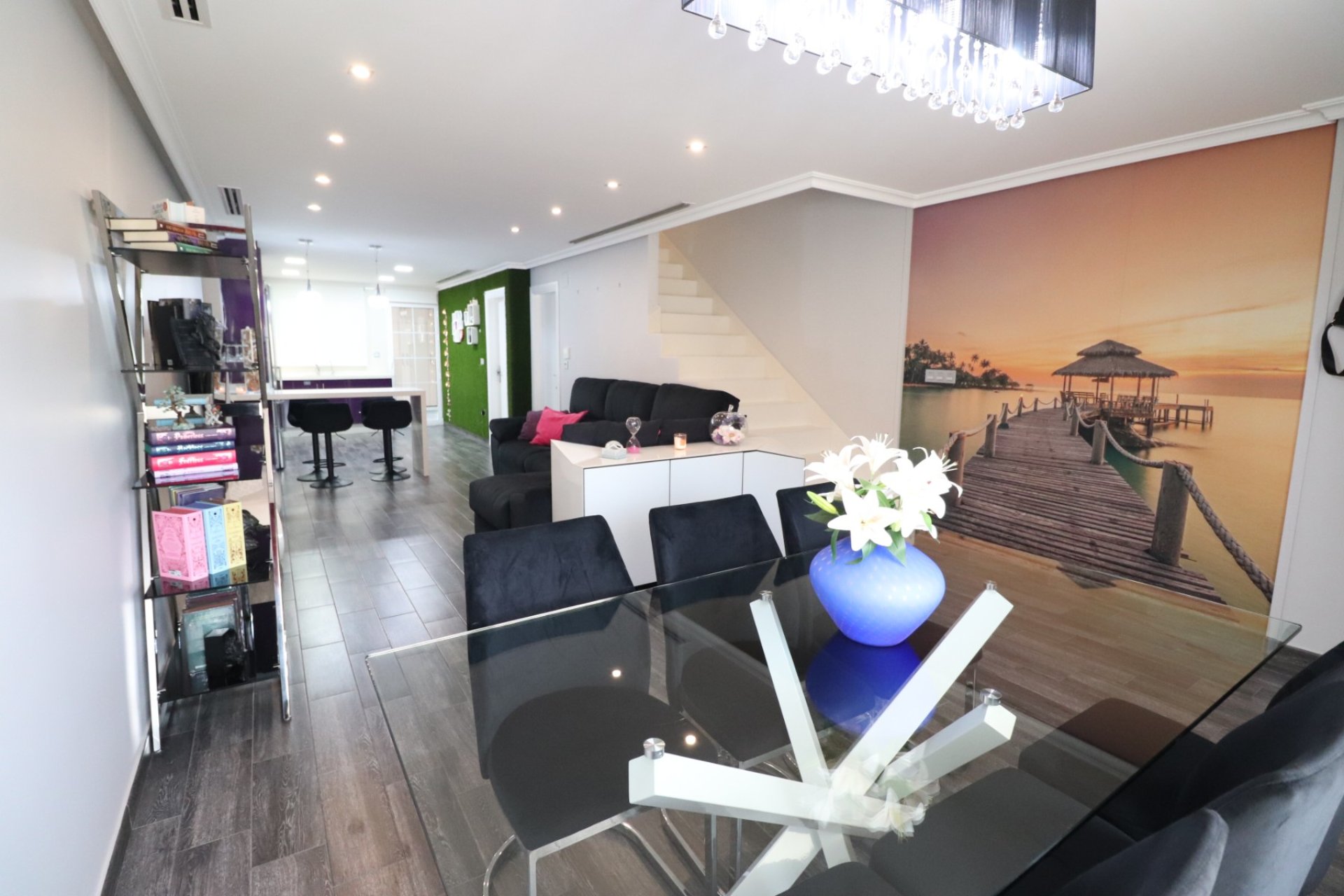 Resale - Townhouse -
Redovan - Redovan - Town