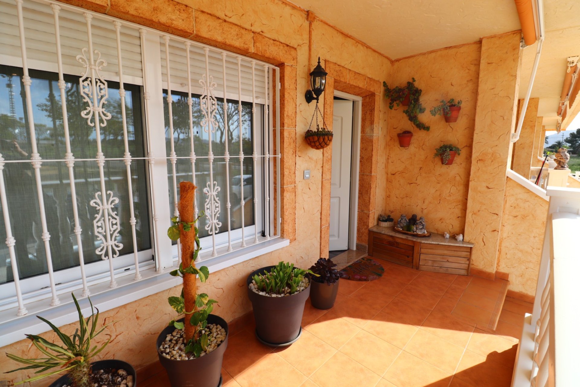 Resale - Townhouse -
Redovan - Redovan - Town