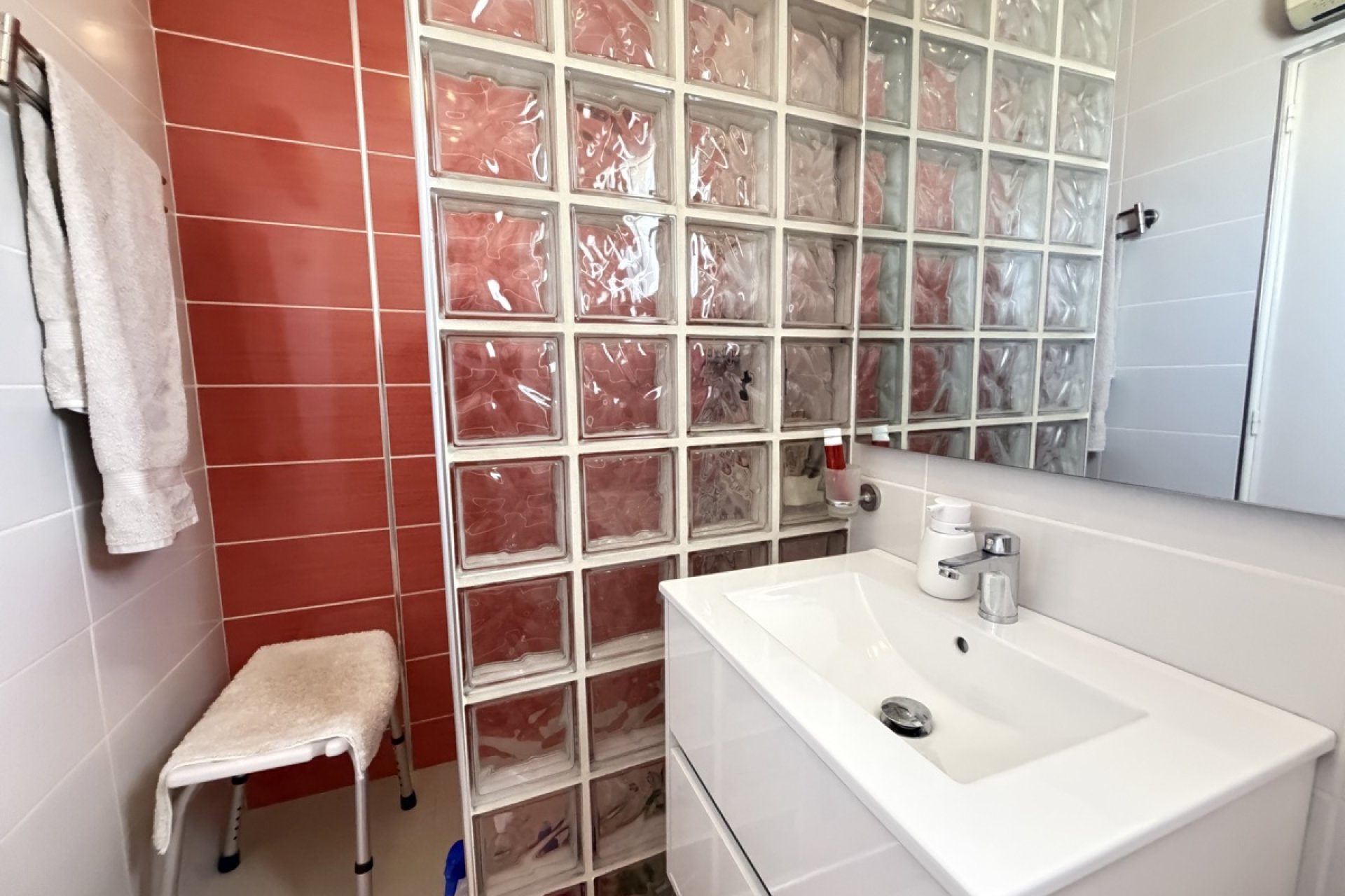 Resale - Townhouse -
San Miguel de Salinas - San Miguel - Town