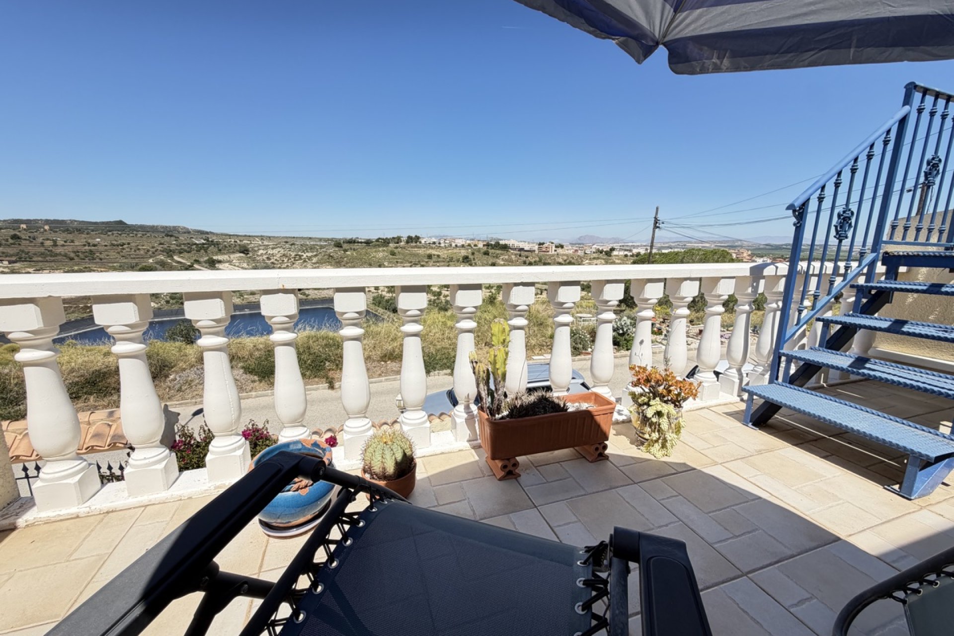 Resale - Townhouse -
San Miguel de Salinas - San Miguel - Town