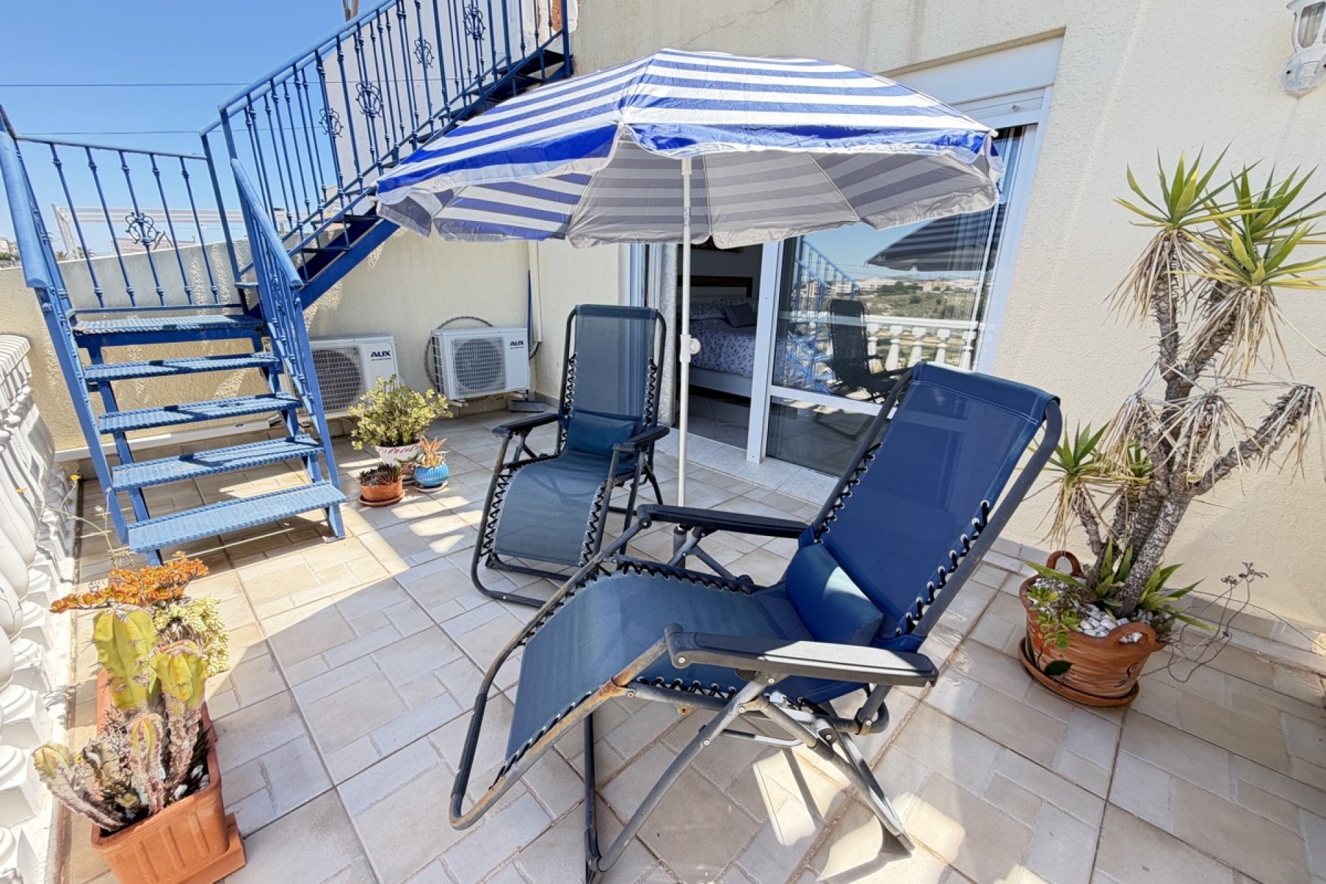 Resale - Townhouse -
San Miguel de Salinas - San Miguel - Town