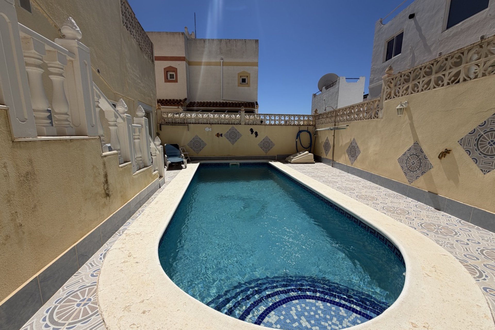 Resale - Townhouse -
San Miguel de Salinas - San Miguel - Town