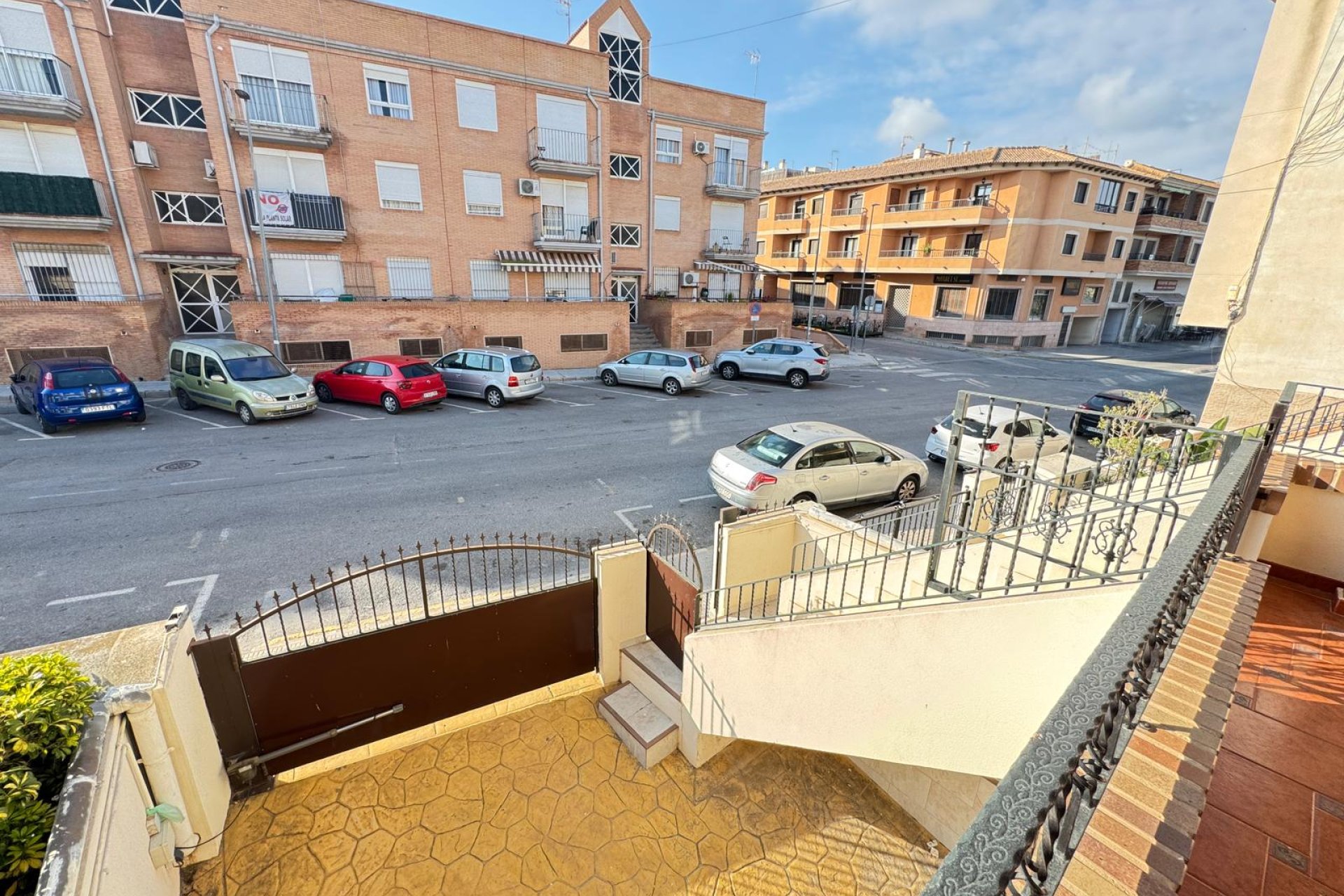 Resale - Townhouse -
San Miguel de Salinas - San Miguel - Town