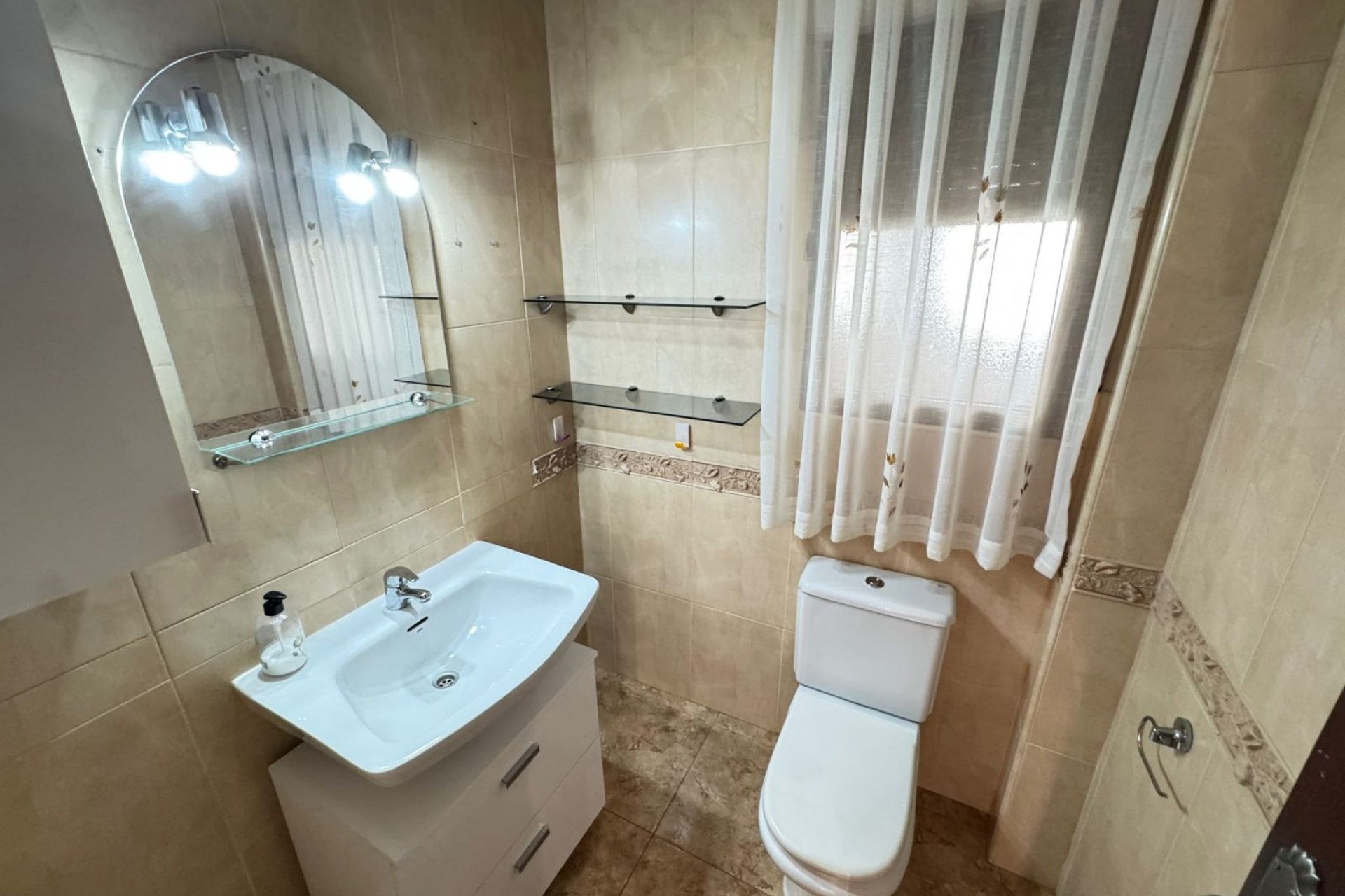Resale - Townhouse -
San Miguel de Salinas - San Miguel - Town