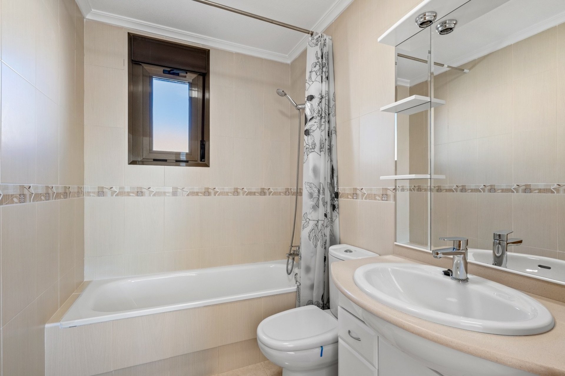 Resale - Townhouse -
San Miguel de Salinas