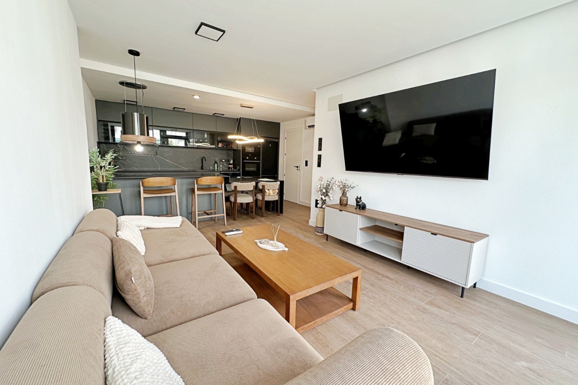 Resale - Townhouse / Terraced House -
Torrevieja